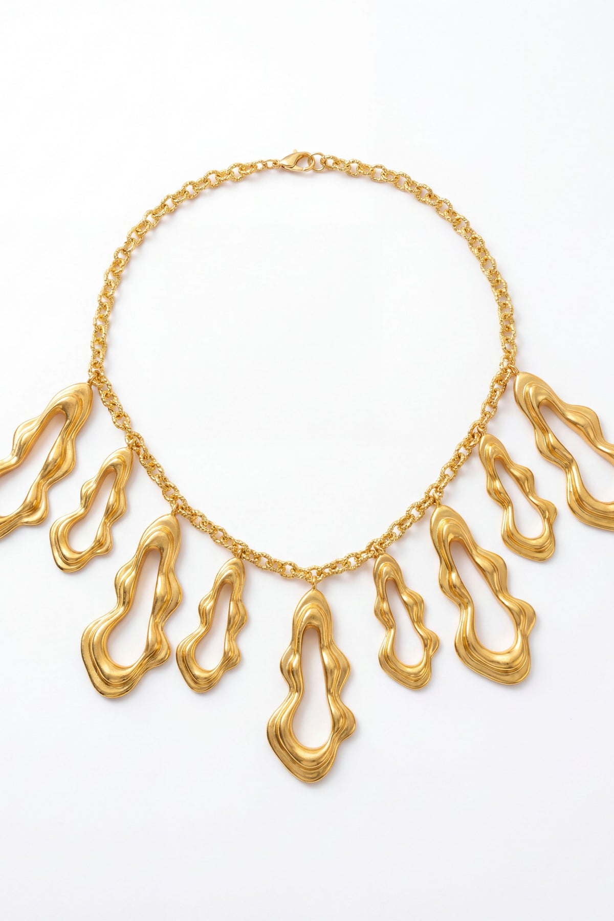 Fluid Curve Necklace.