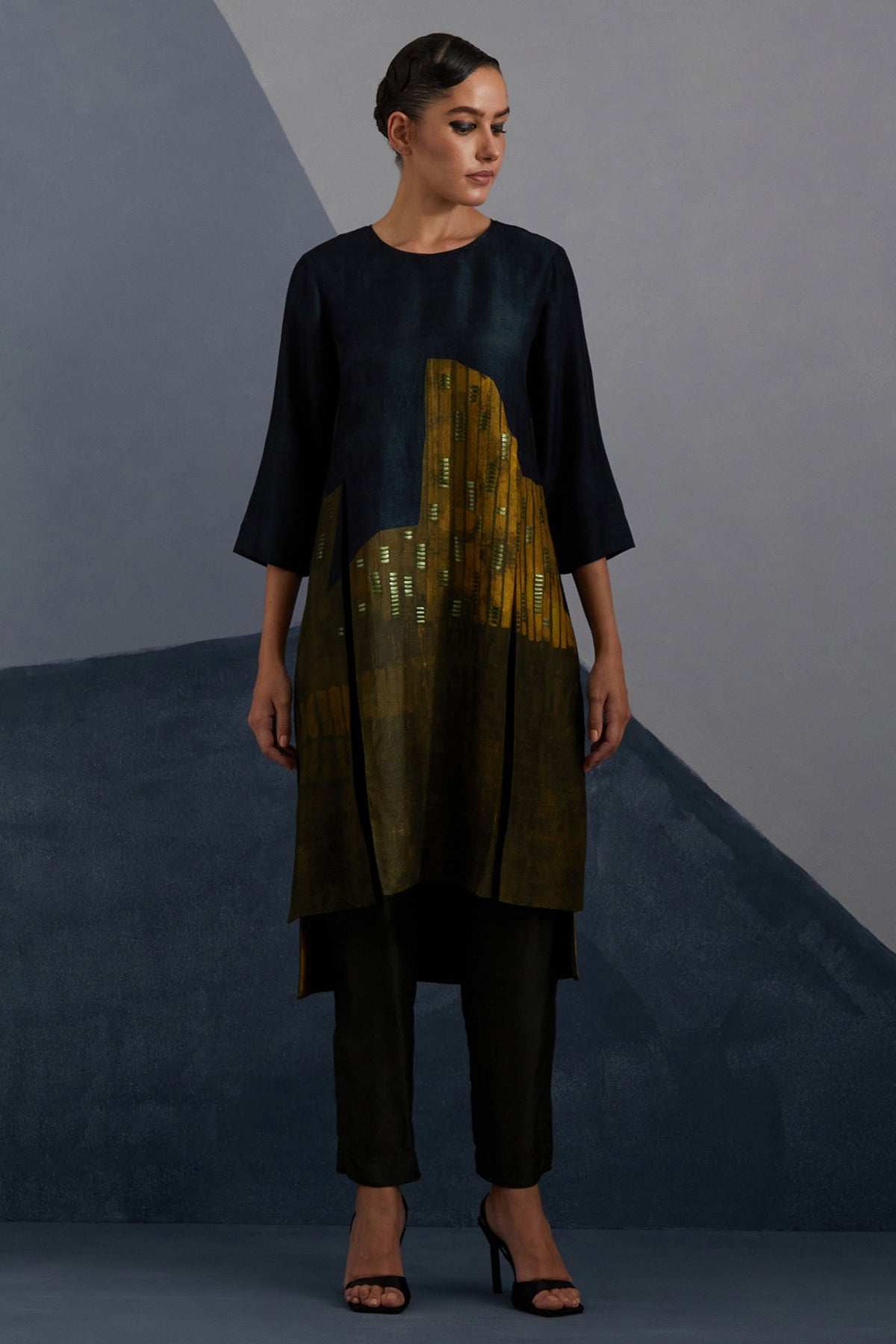 Omen Midnight & Gold Tunic Set