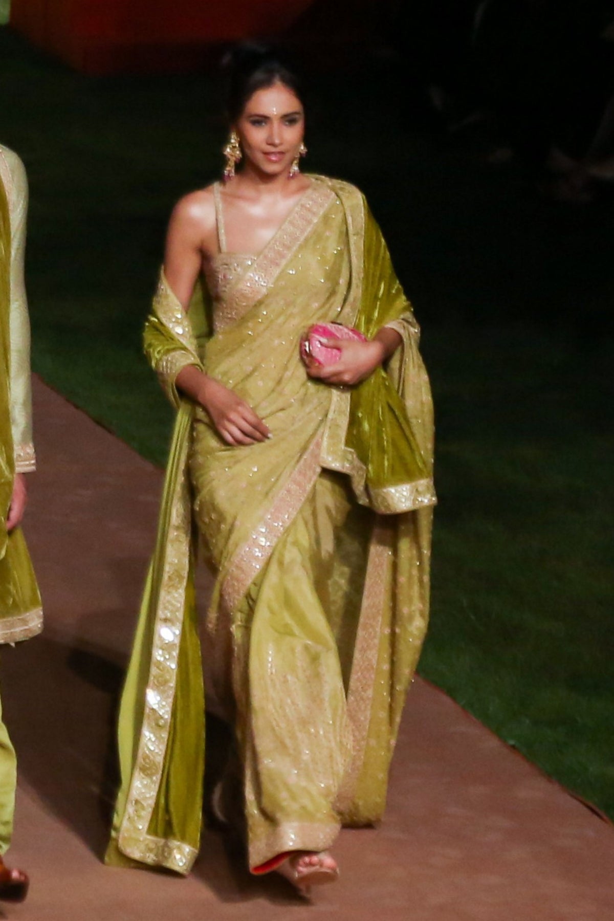 Classic Dry Heena Saree Set
