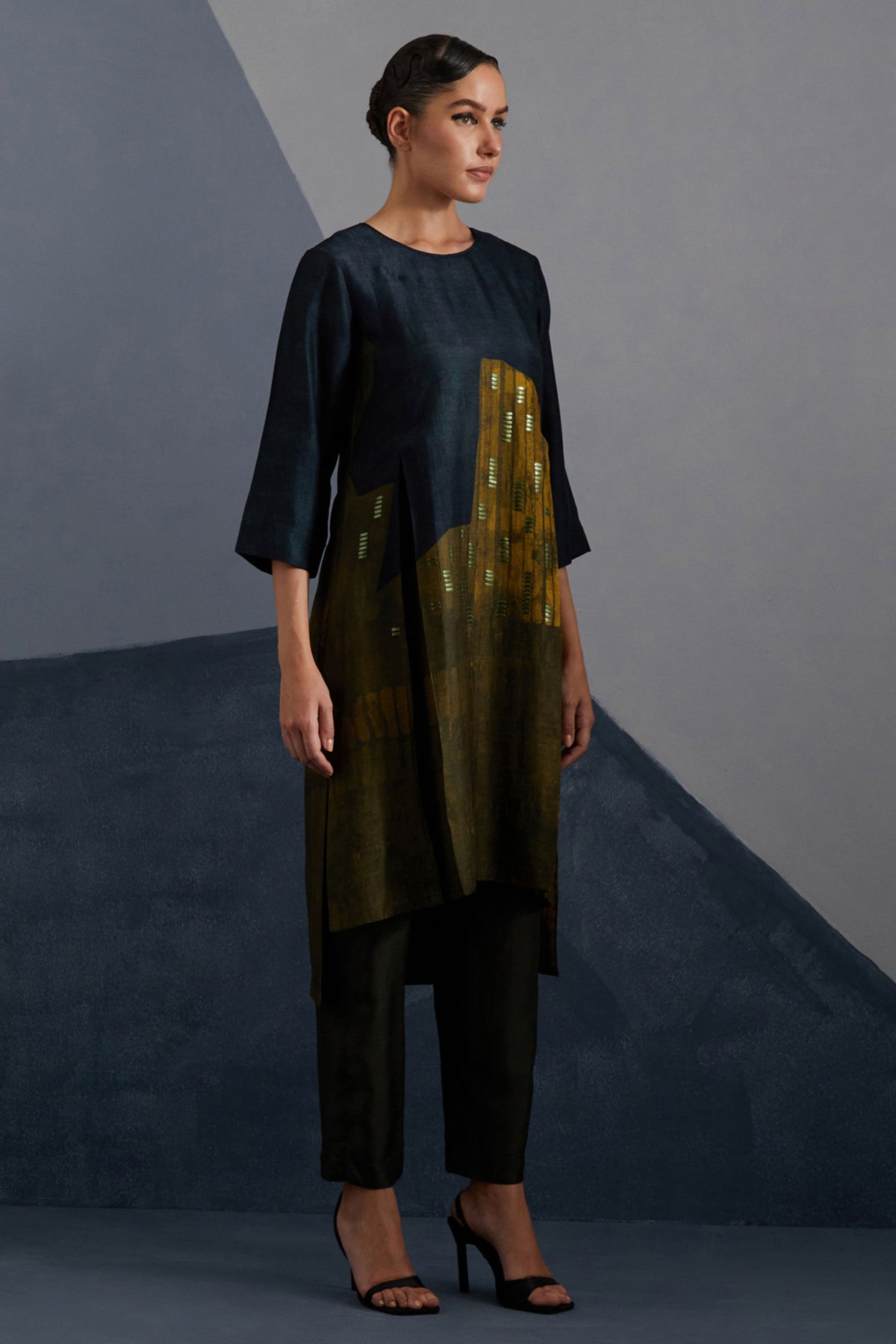 Omen Midnight & Gold Tunic Set