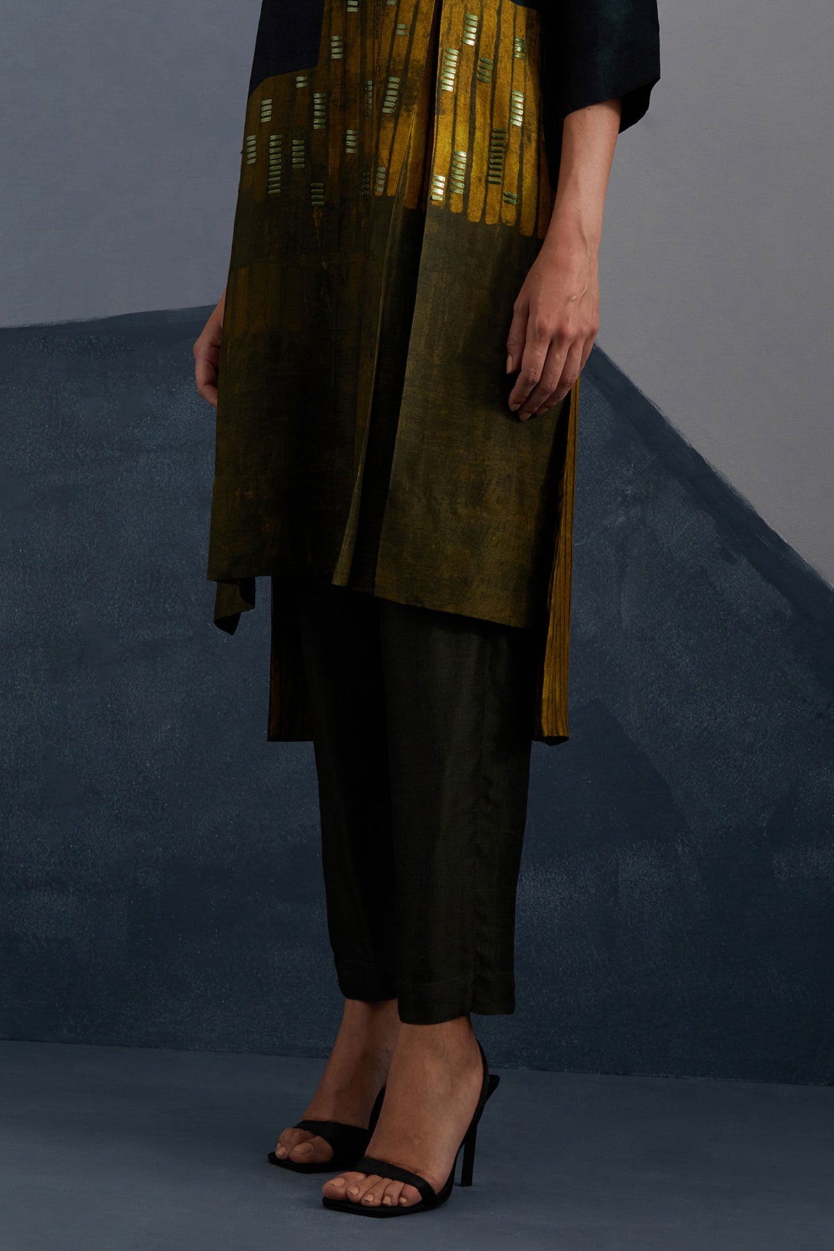 Omen Midnight & Gold Tunic Set