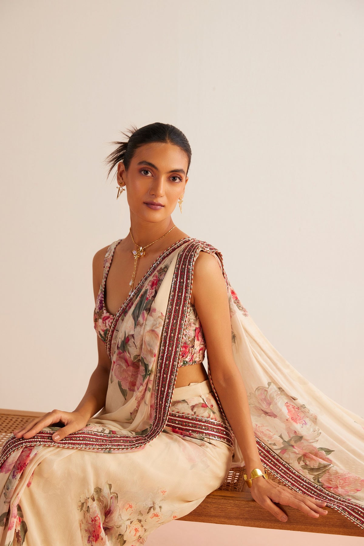 Off-white Naysa Pre-draped Saree