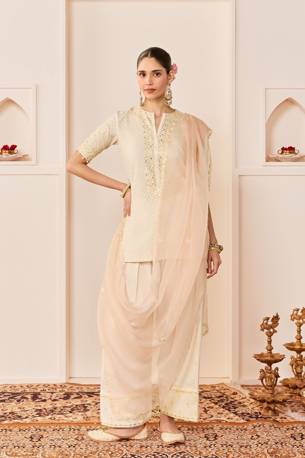 Anaisha Daisy Ivory Short Kurta Set