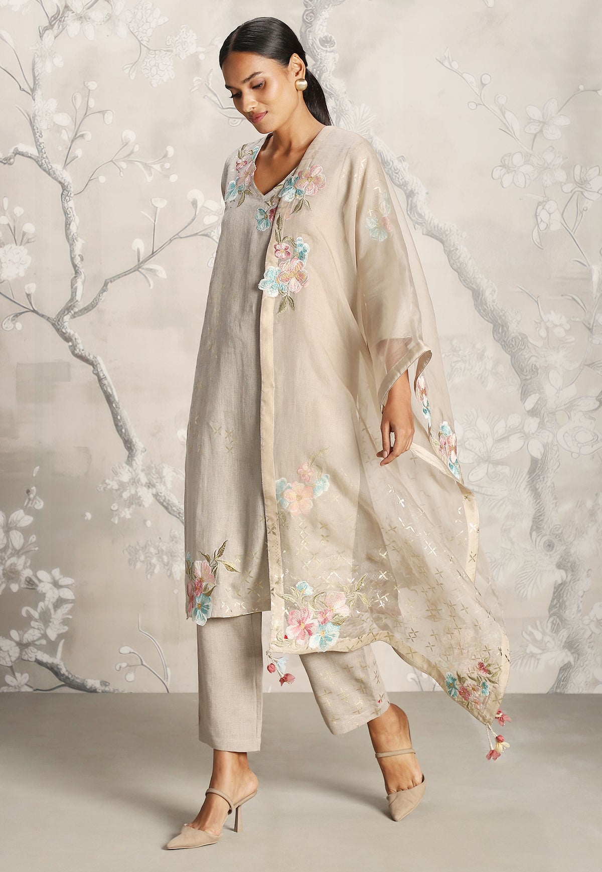 Natural Corsage Kurta Set