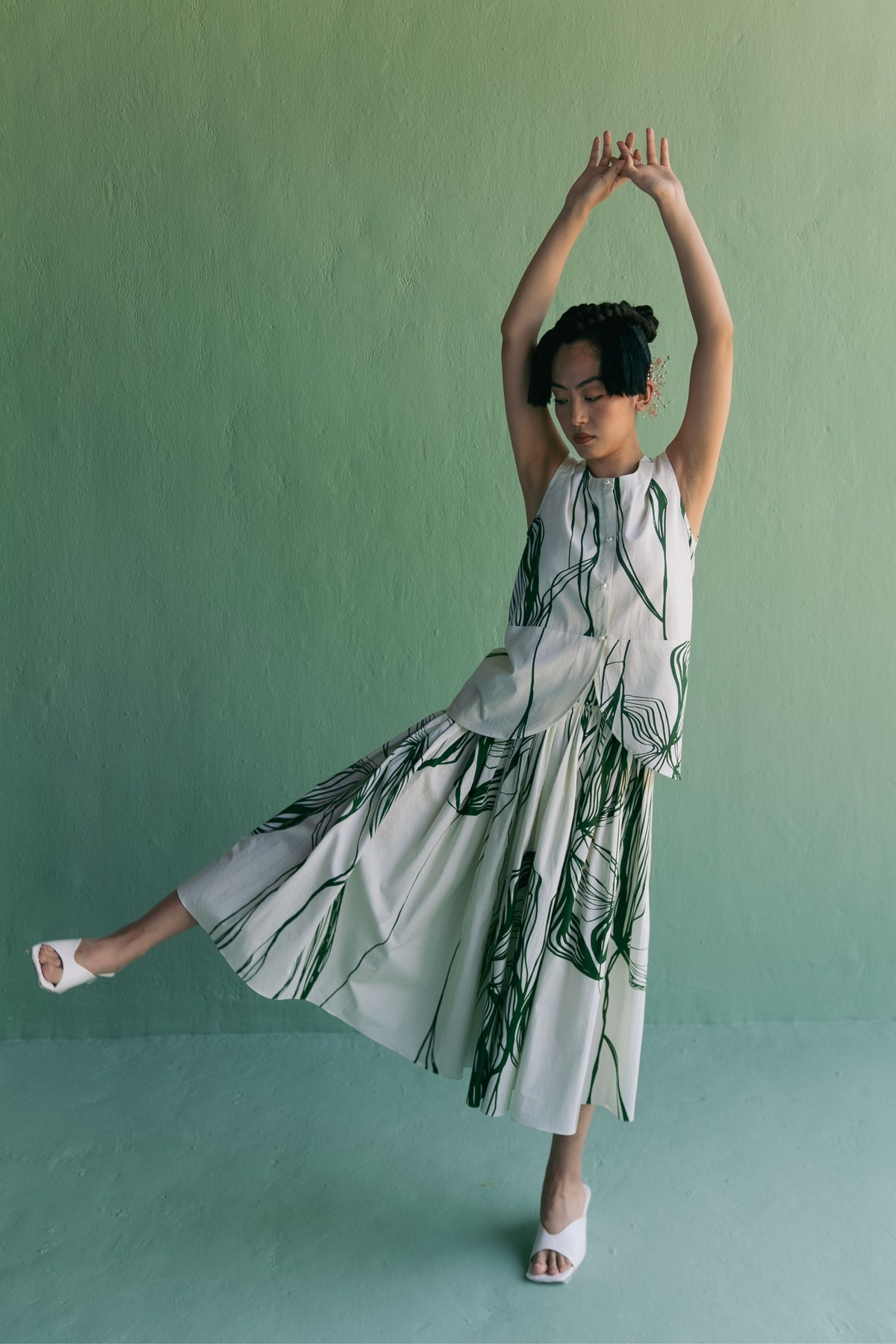 Green Lines Waistcoat With Skirt