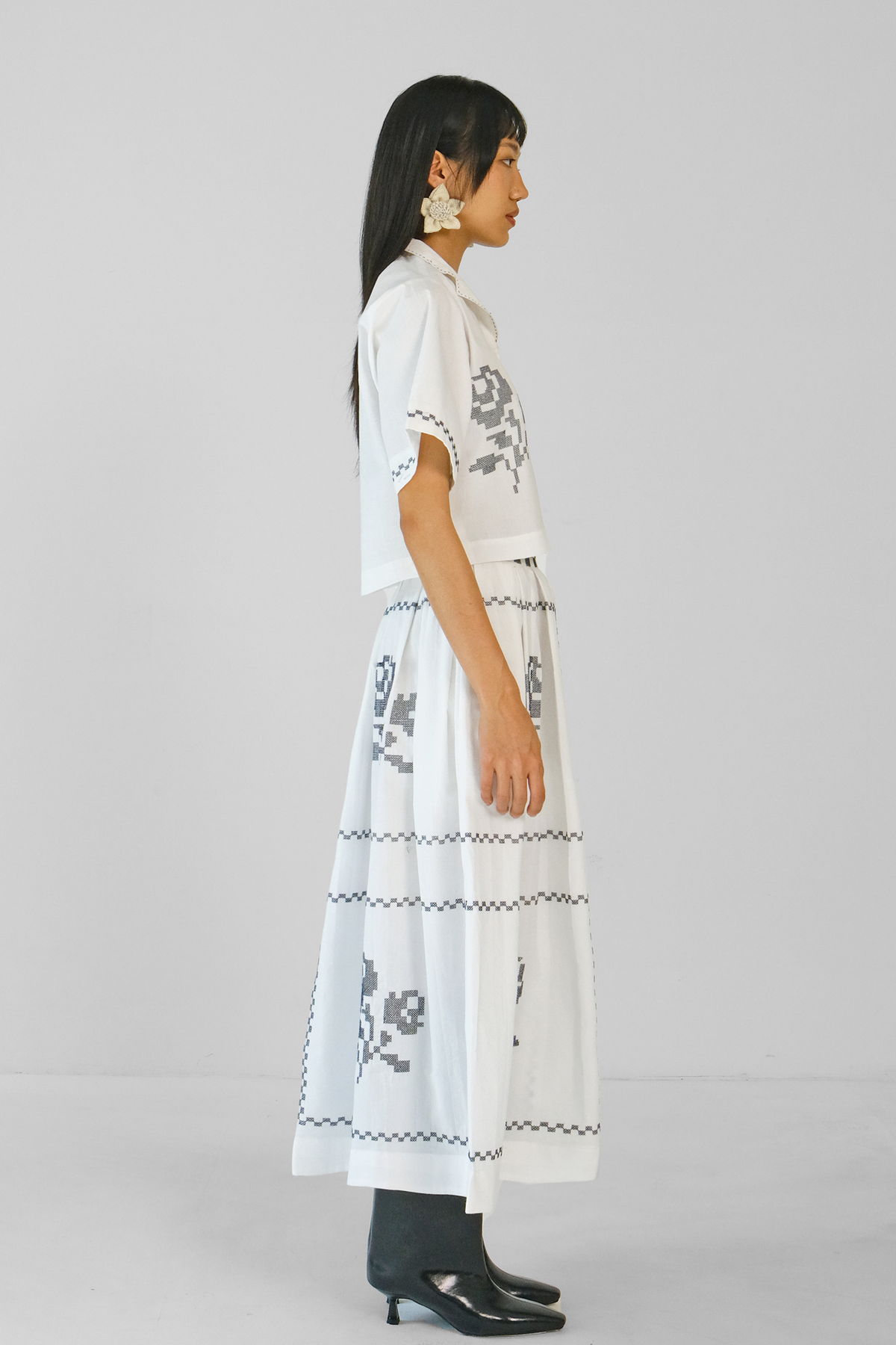 White Embroidery Skirt Set