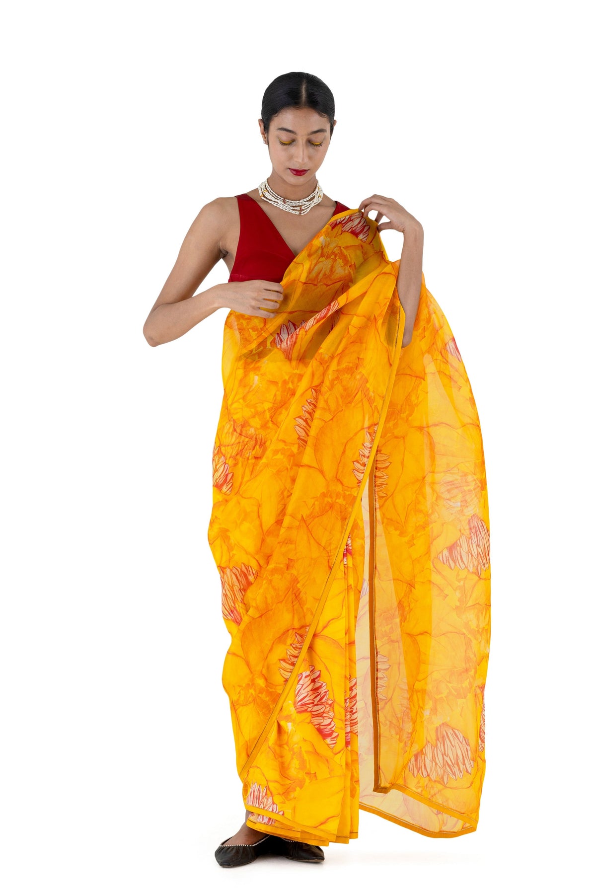 Muraiyya Yellow Saree