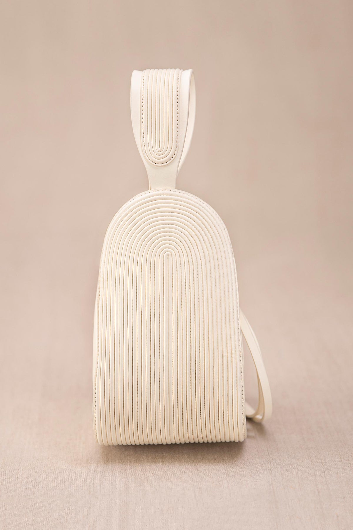 Ivory n??sara bucket bag