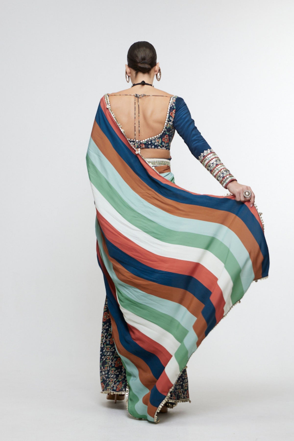 Nayra Saree Set