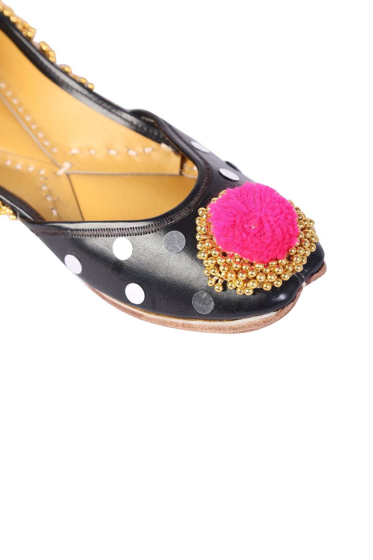Pompom jutti in black