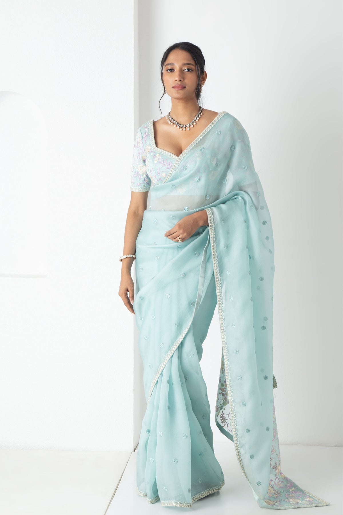 Zoa Saree With Blouse