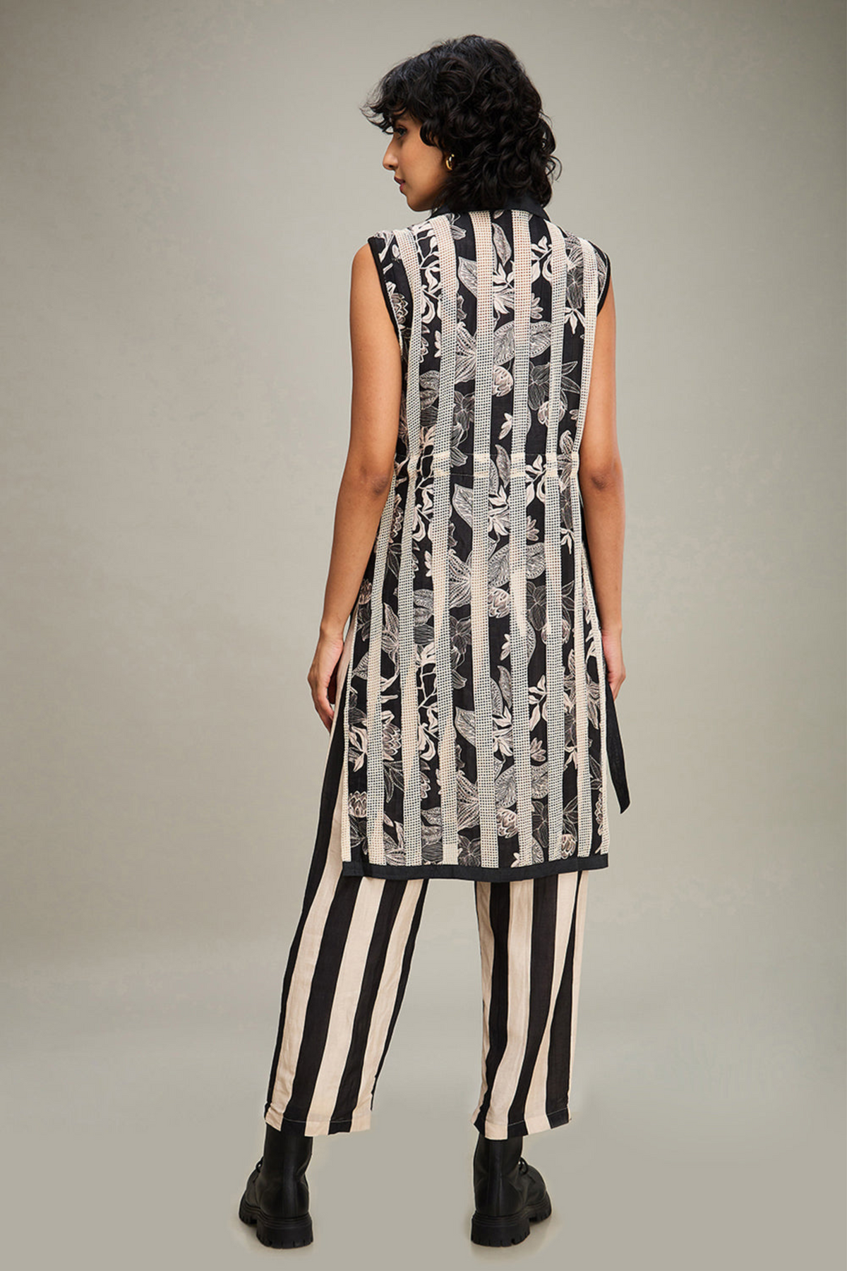 Ahyana Applique Kurta Set