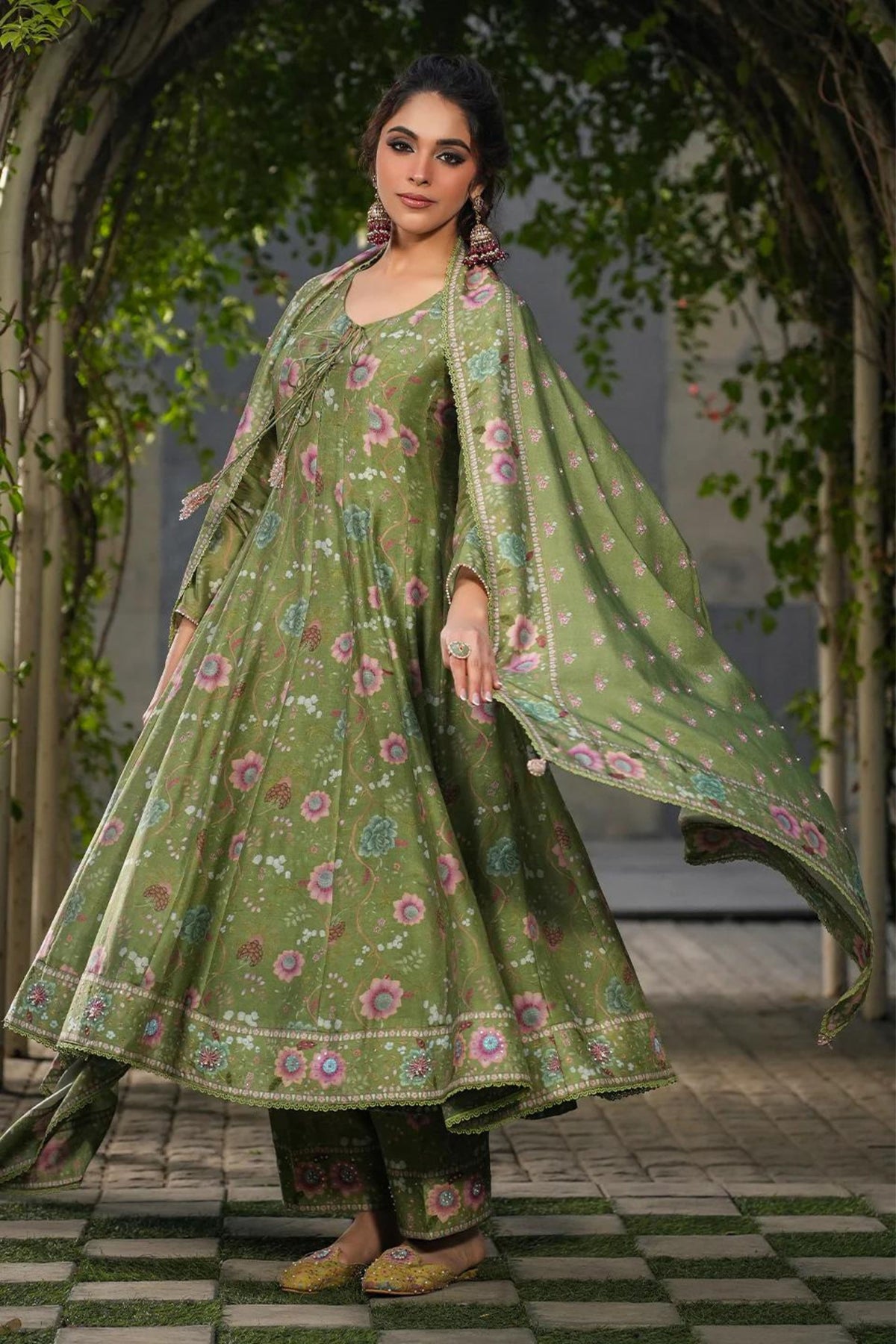 Mughal Bano Kalidar Set in Dark Green