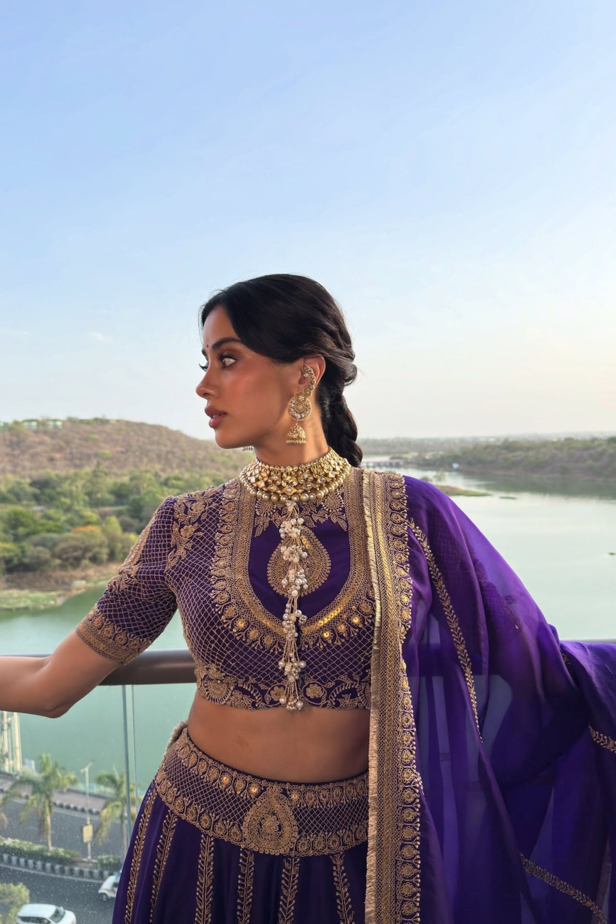 Janhvi Kapoor in Anamika Khanna