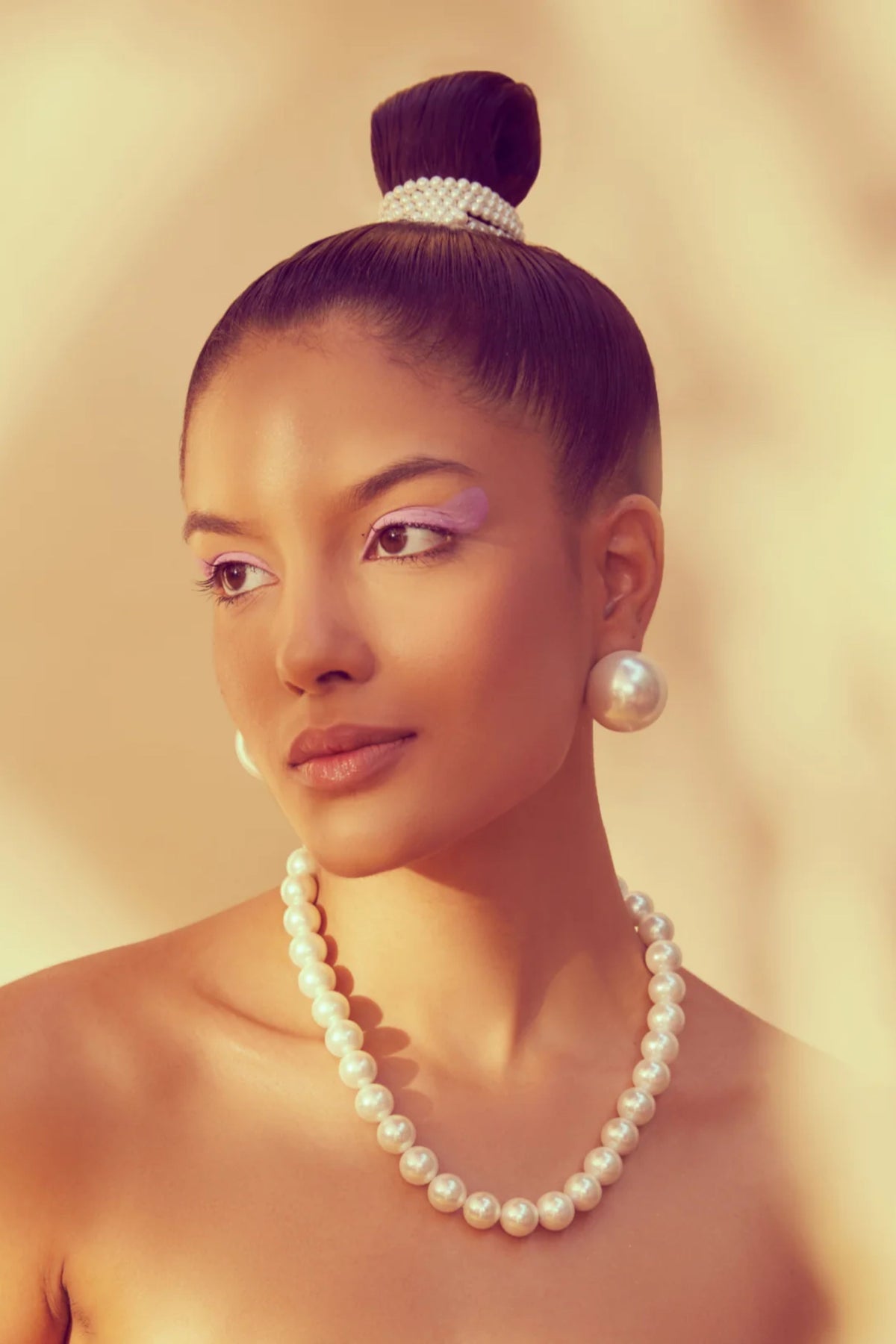 Classic Single White Necklace