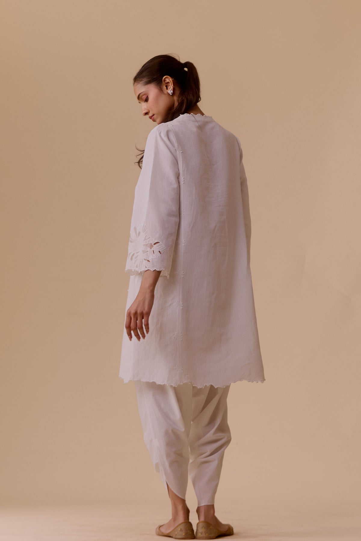 Ivory Resham Kurta