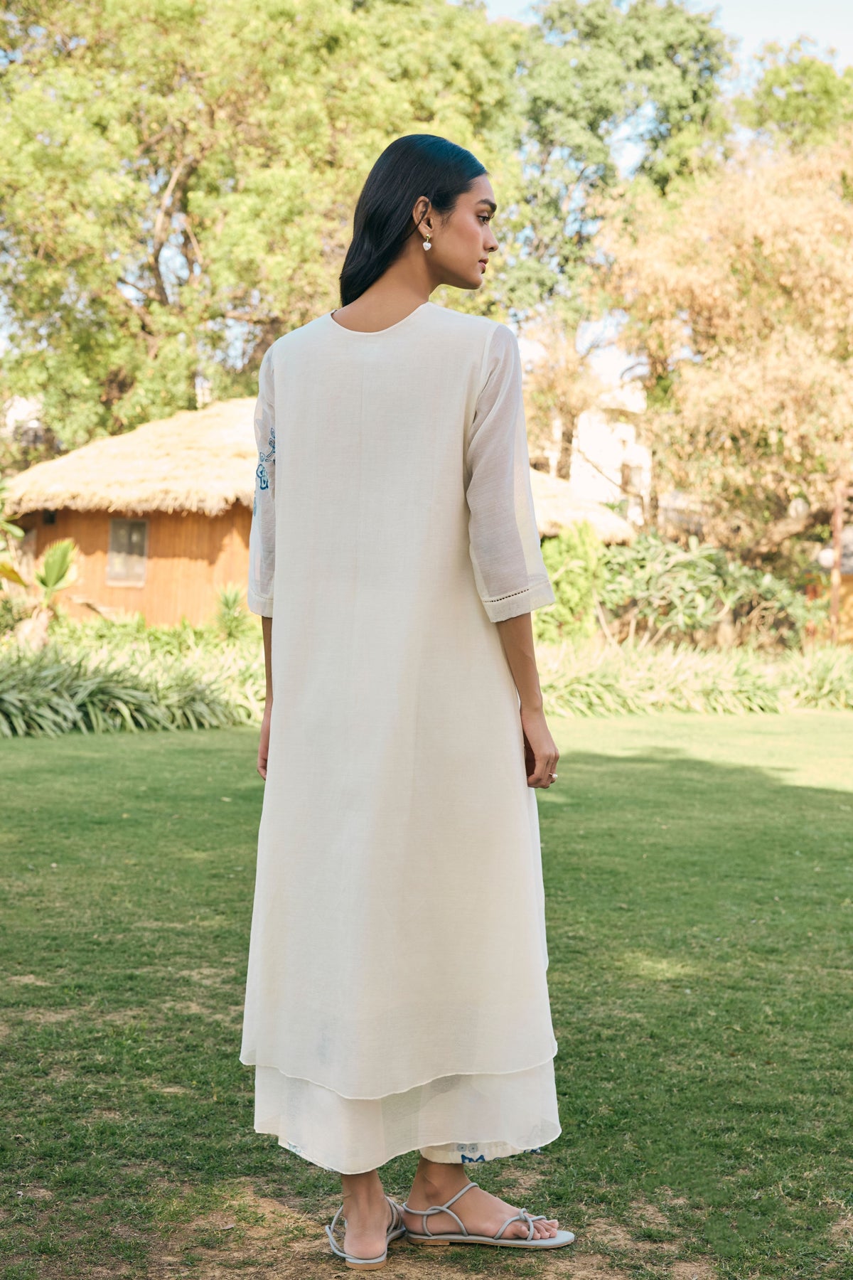 Pearl Applique Embroidered Kurta