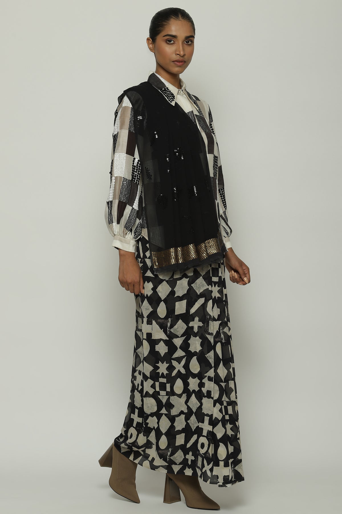 Symbol Print And Sequins Saree