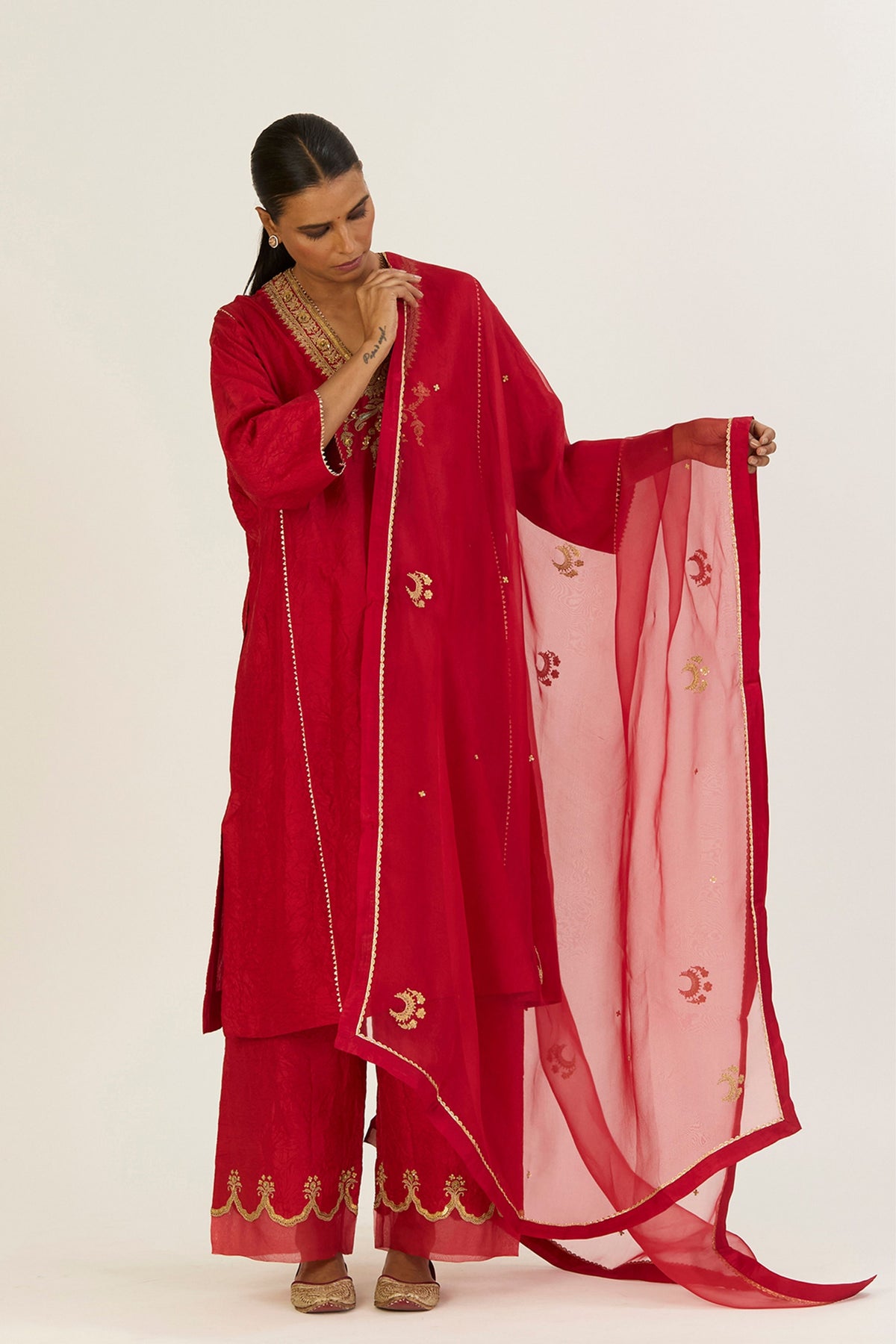 Advika Red Dupatta