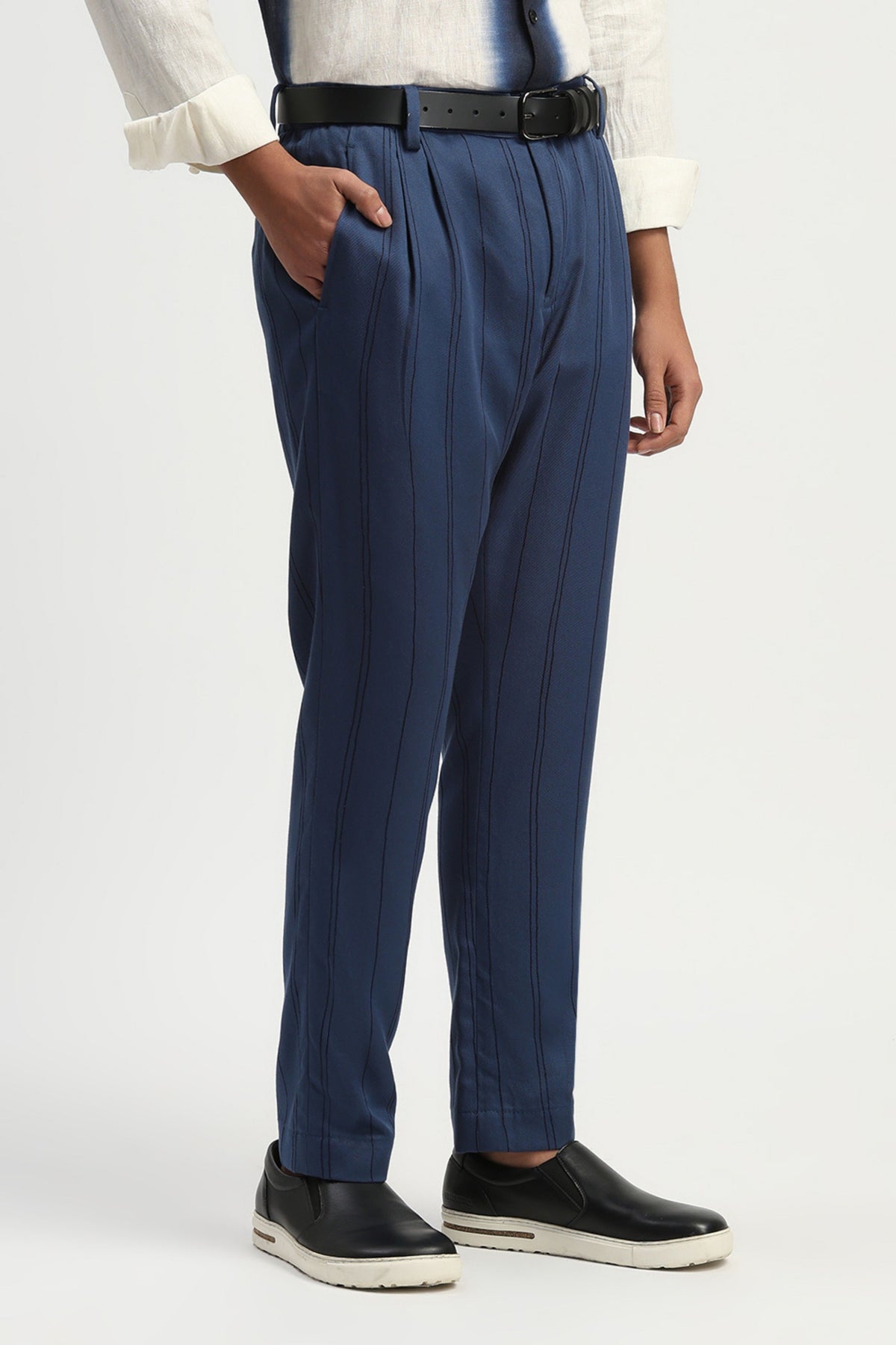Shaded Aari Stripes Trouser