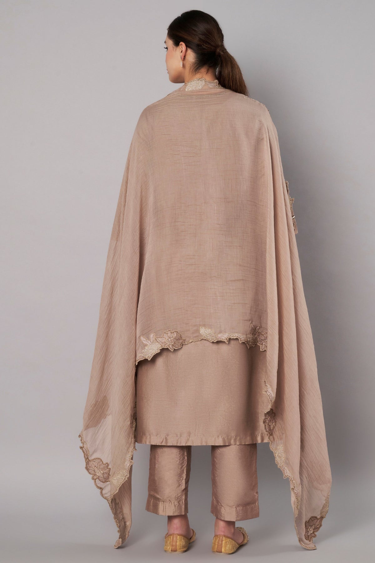 Breeze Trail Taupe A Line Set