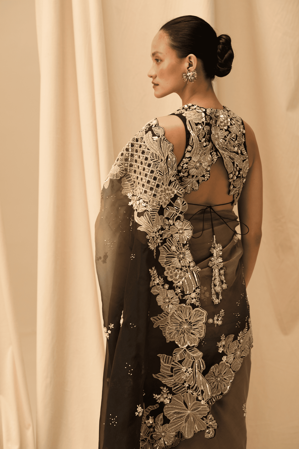 Hibiscus Mud Brown &amp; Black Bunai Saree Set