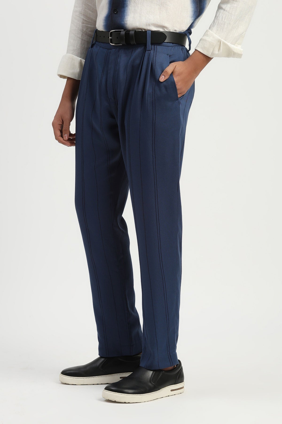 Shaded Aari Stripes Trouser