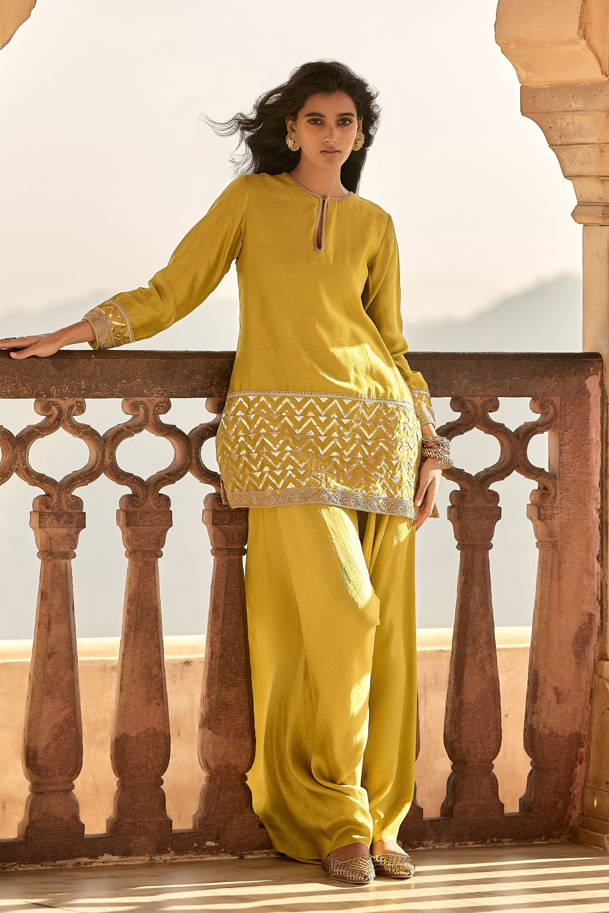 Kachi Patti Yellow Kurta Set