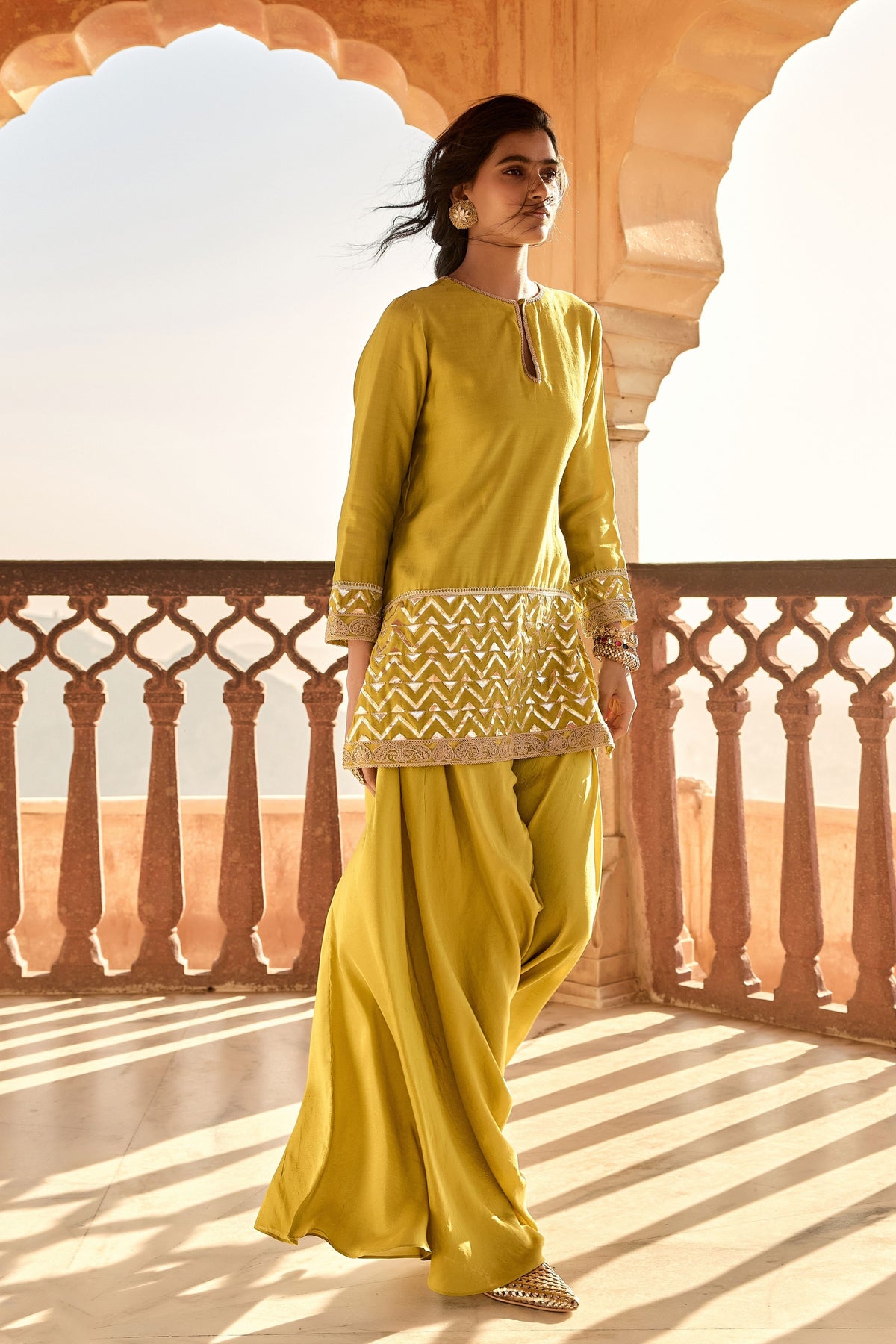 Kachi Patti Yellow Kurta Set