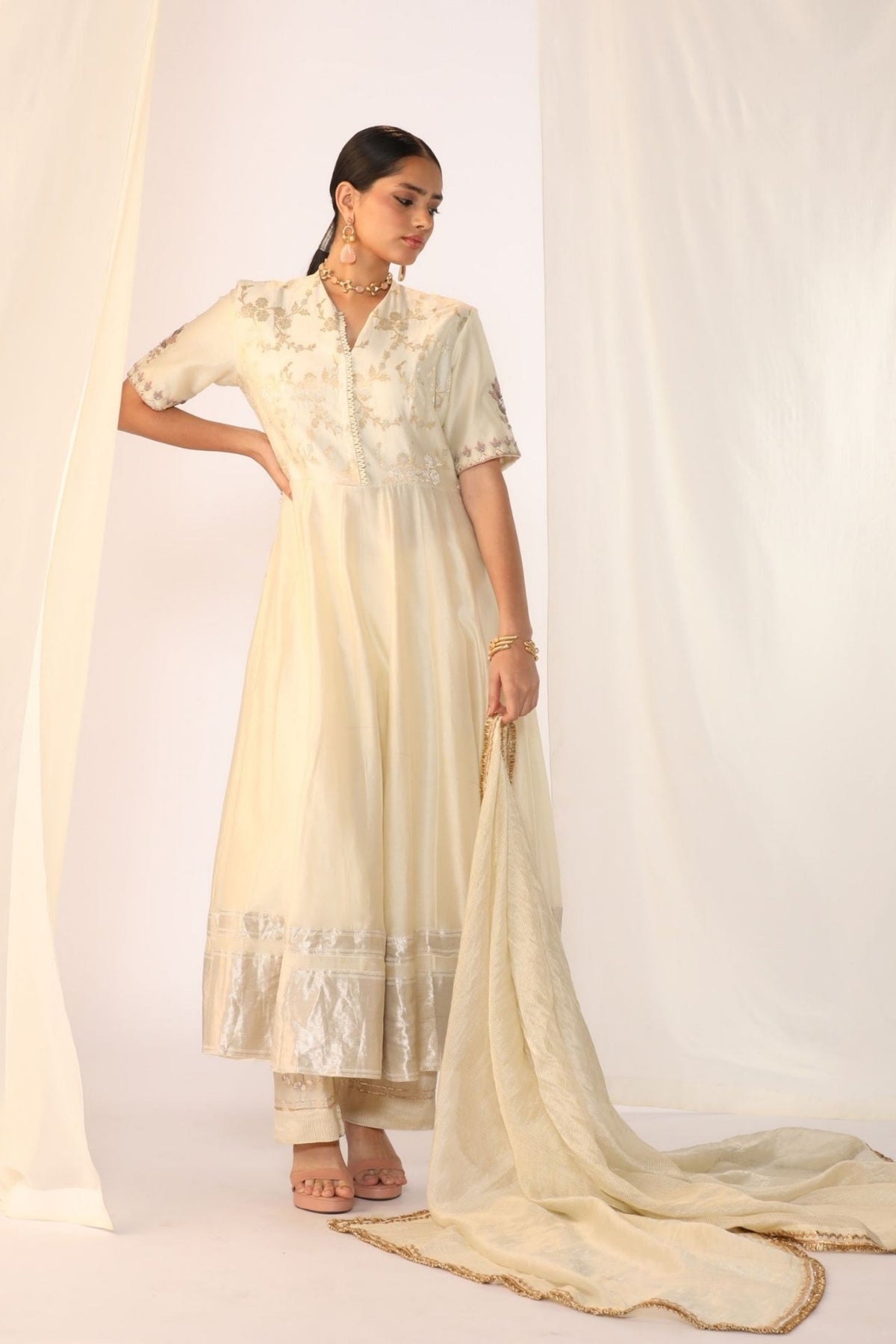 Pearl White Embroidred Kurta Set