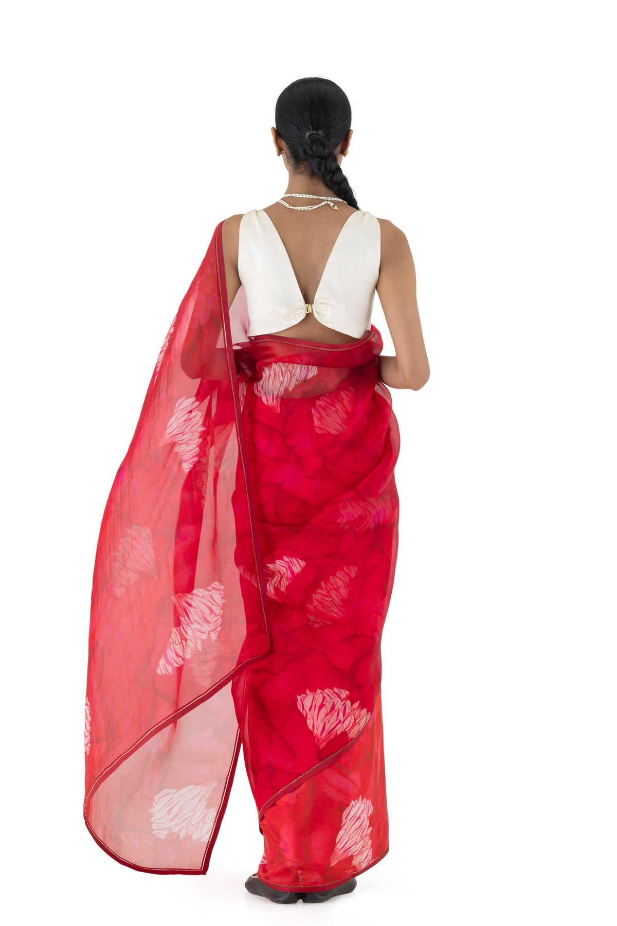 Muraiyya Red Saree