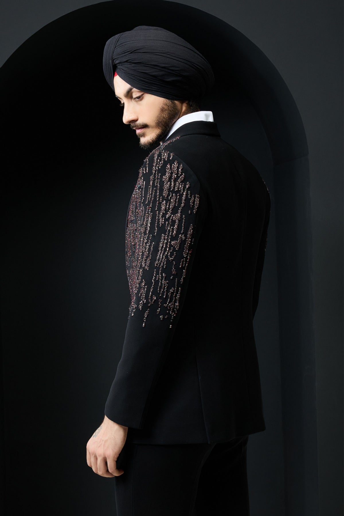 Threaded Pearl Tuxedo