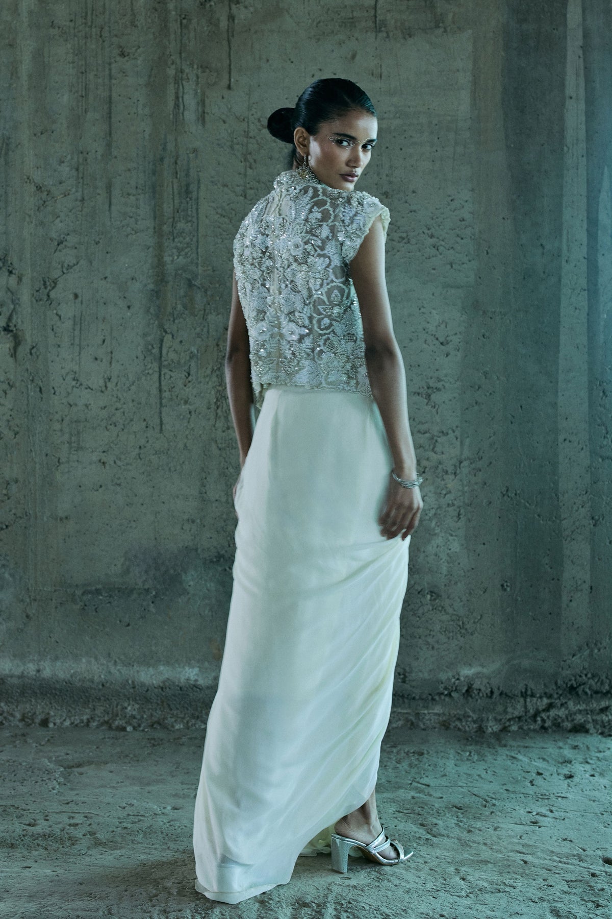 Ivory 3-d Embroidered Top With Skirt