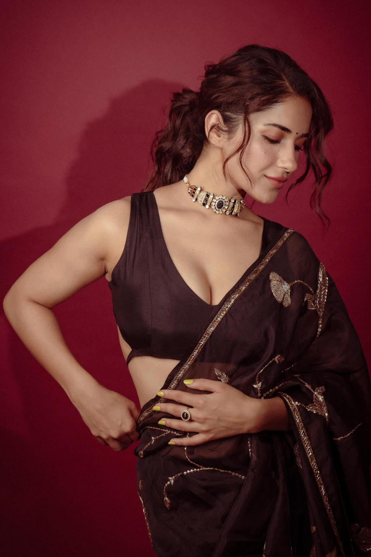 Ruhani Sharma in Raw Mango
