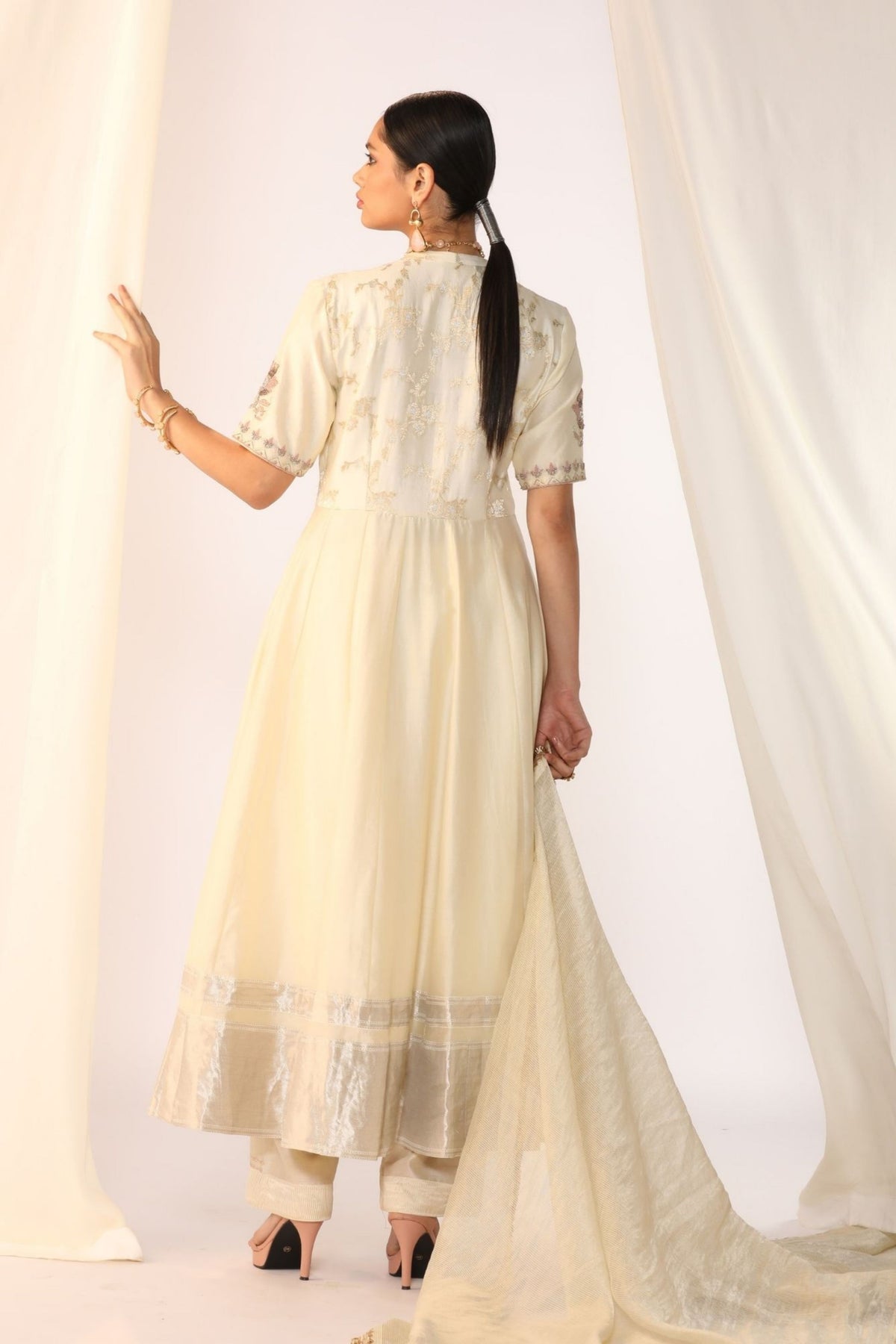 Pearl White Embroidred Kurta Set