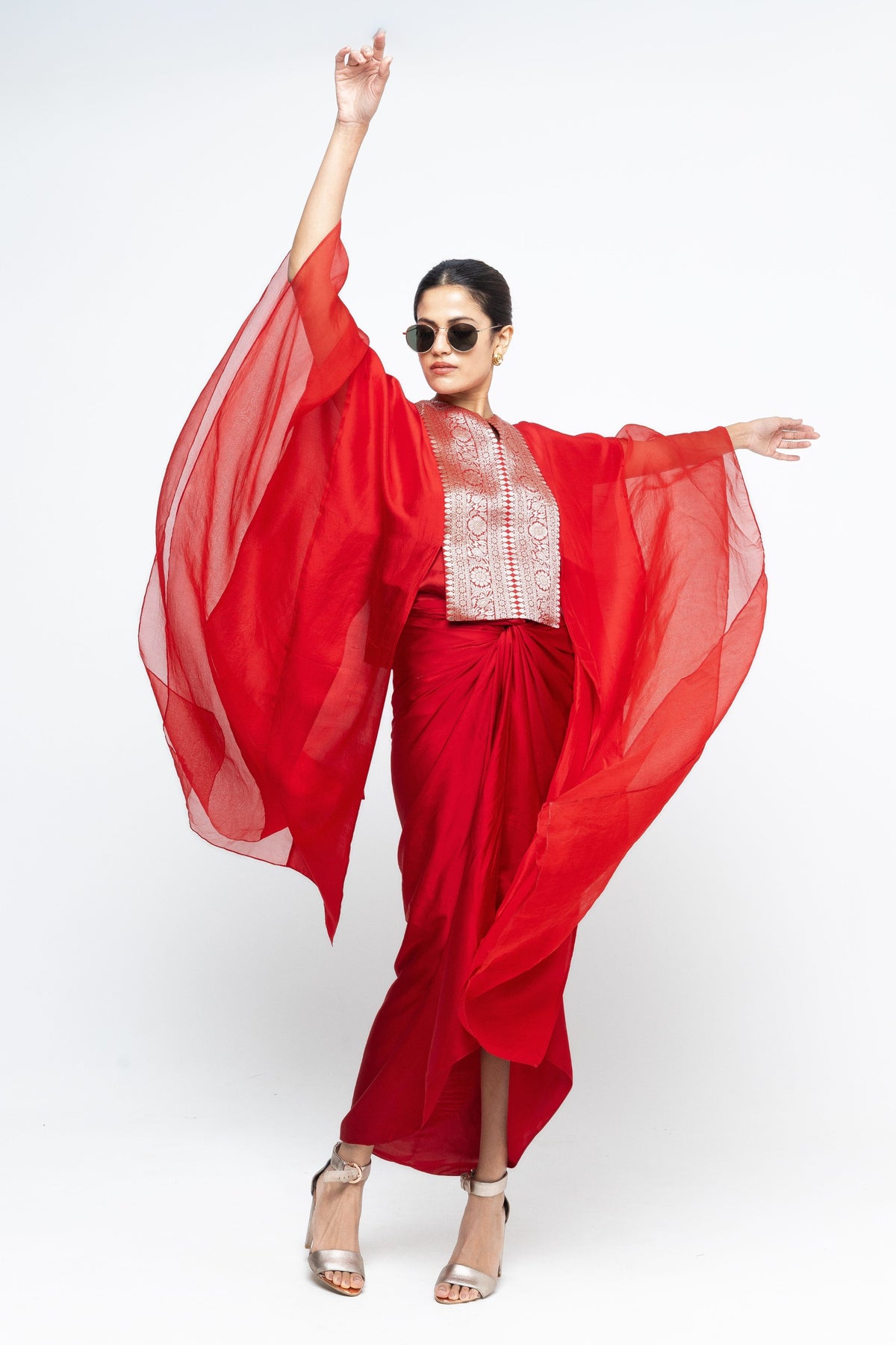 Onaya Statement Red Cape  Set