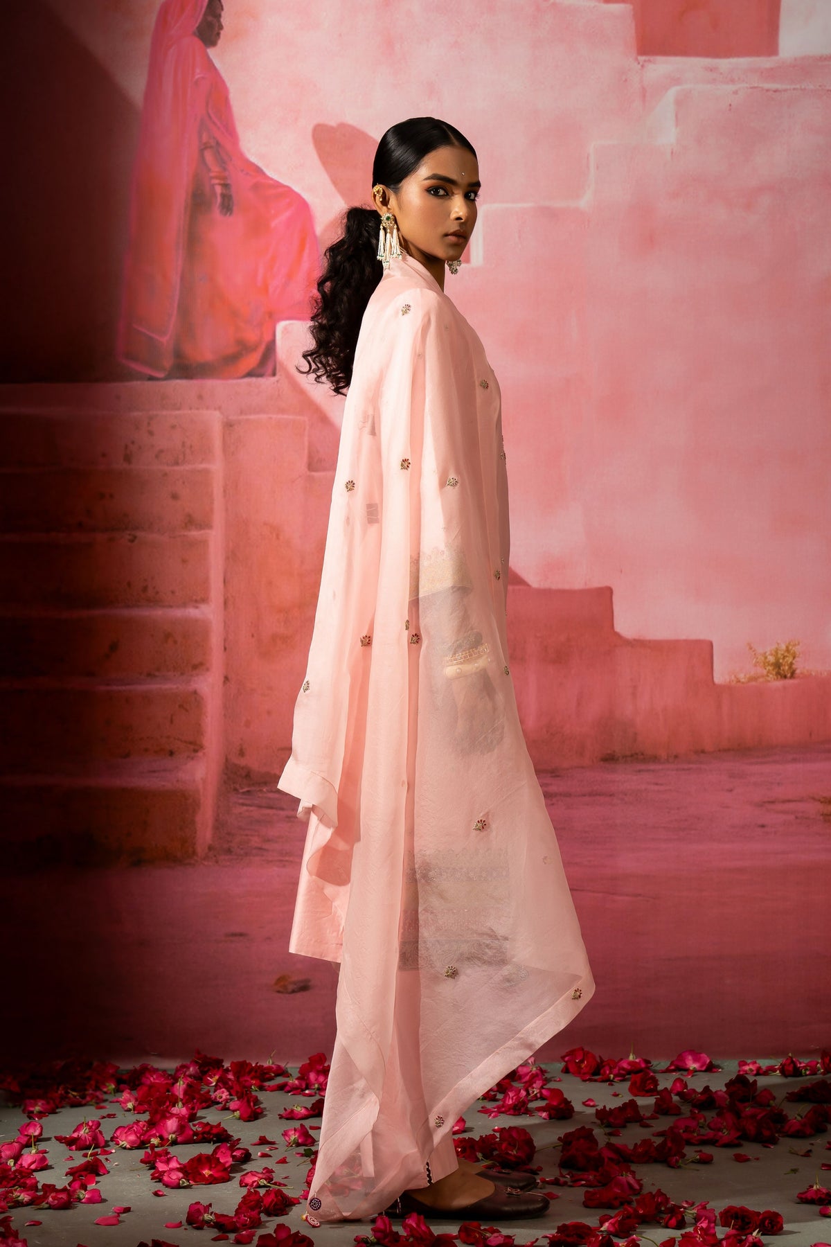 Gulabi Kurta