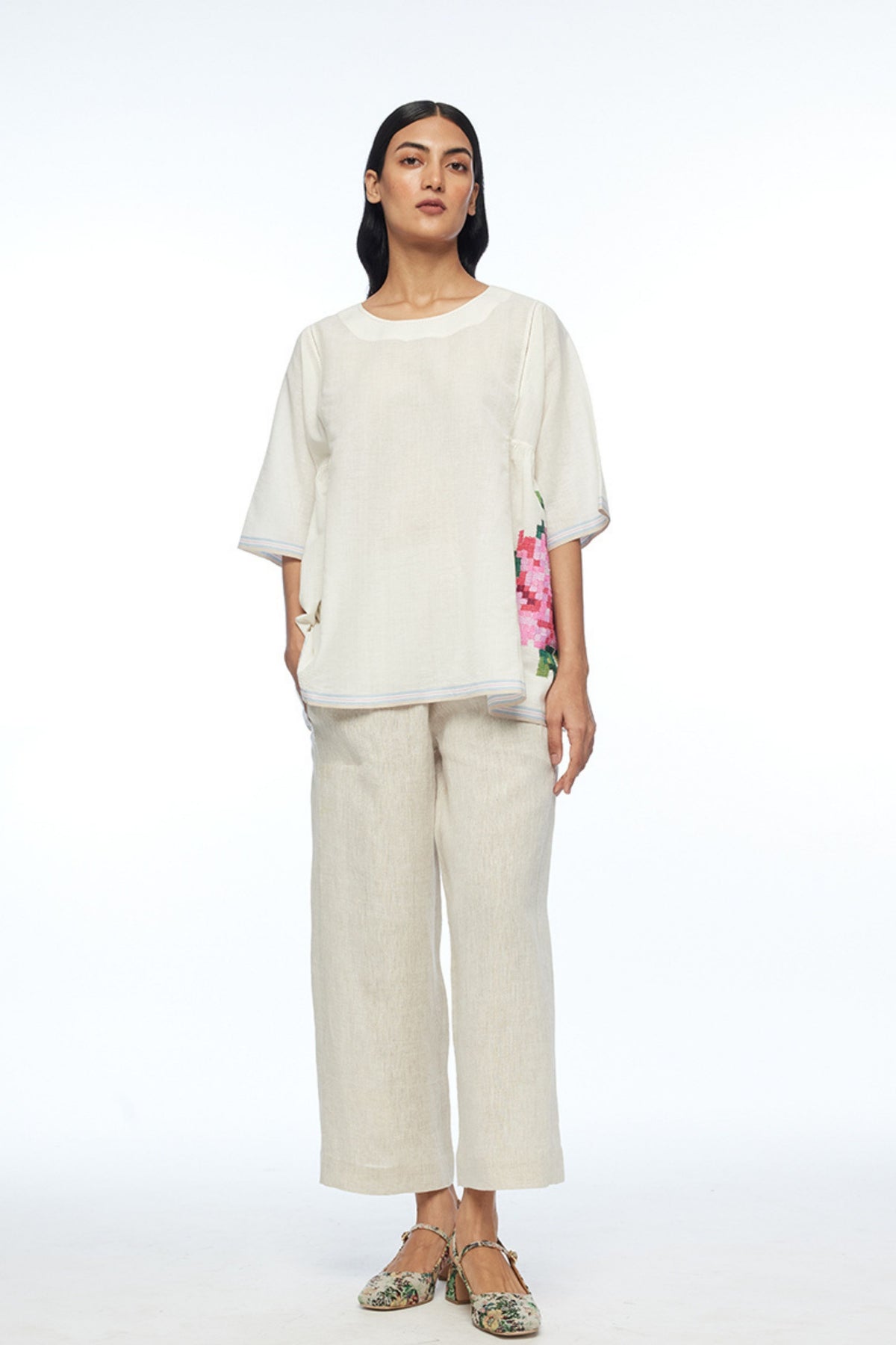 Carolinae Round Neck Top