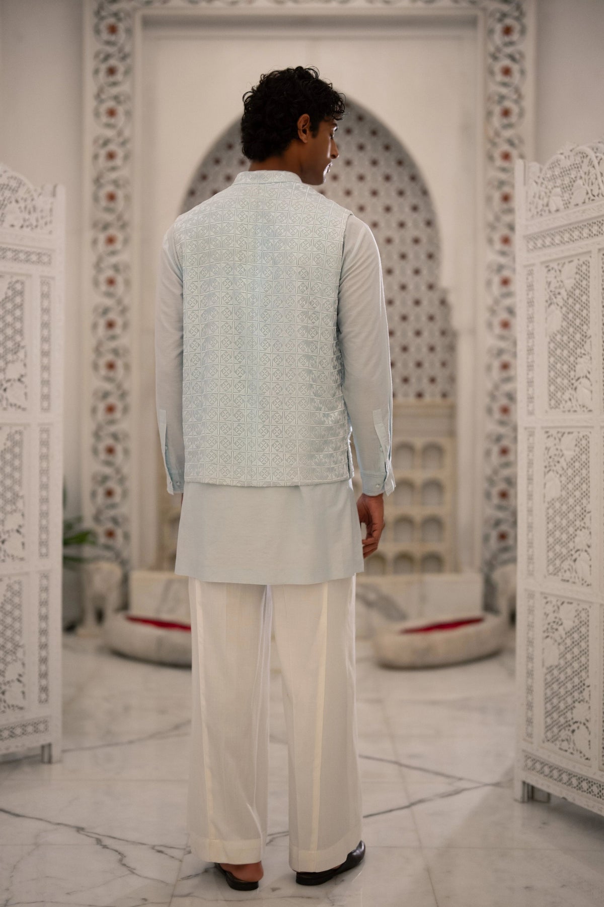 Embroidered Textured Bandi