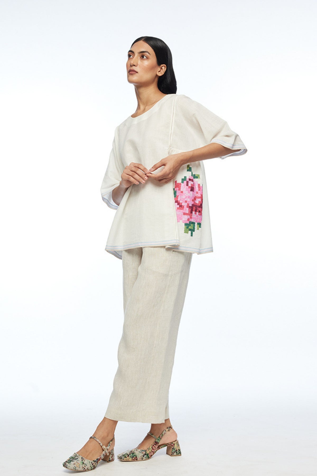 Carolinae Round Neck Top