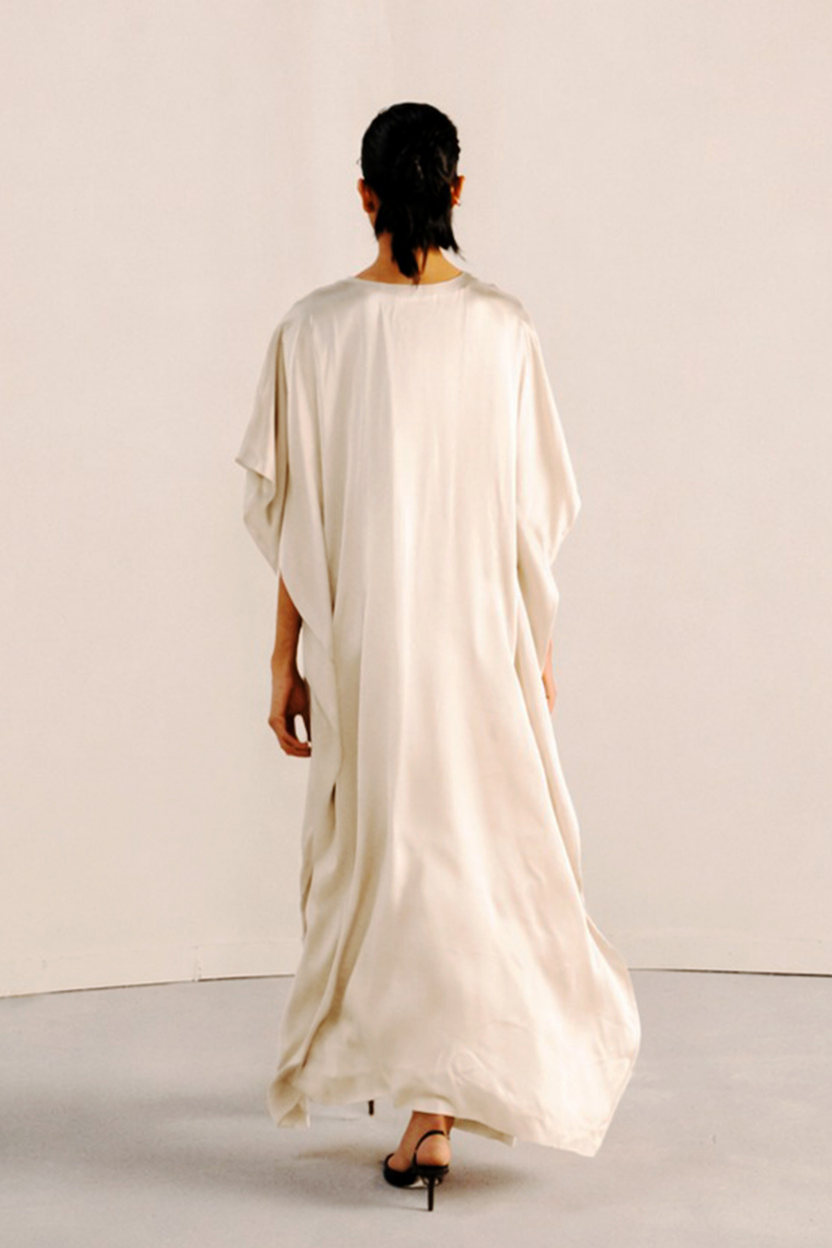 Ivory Kaftan