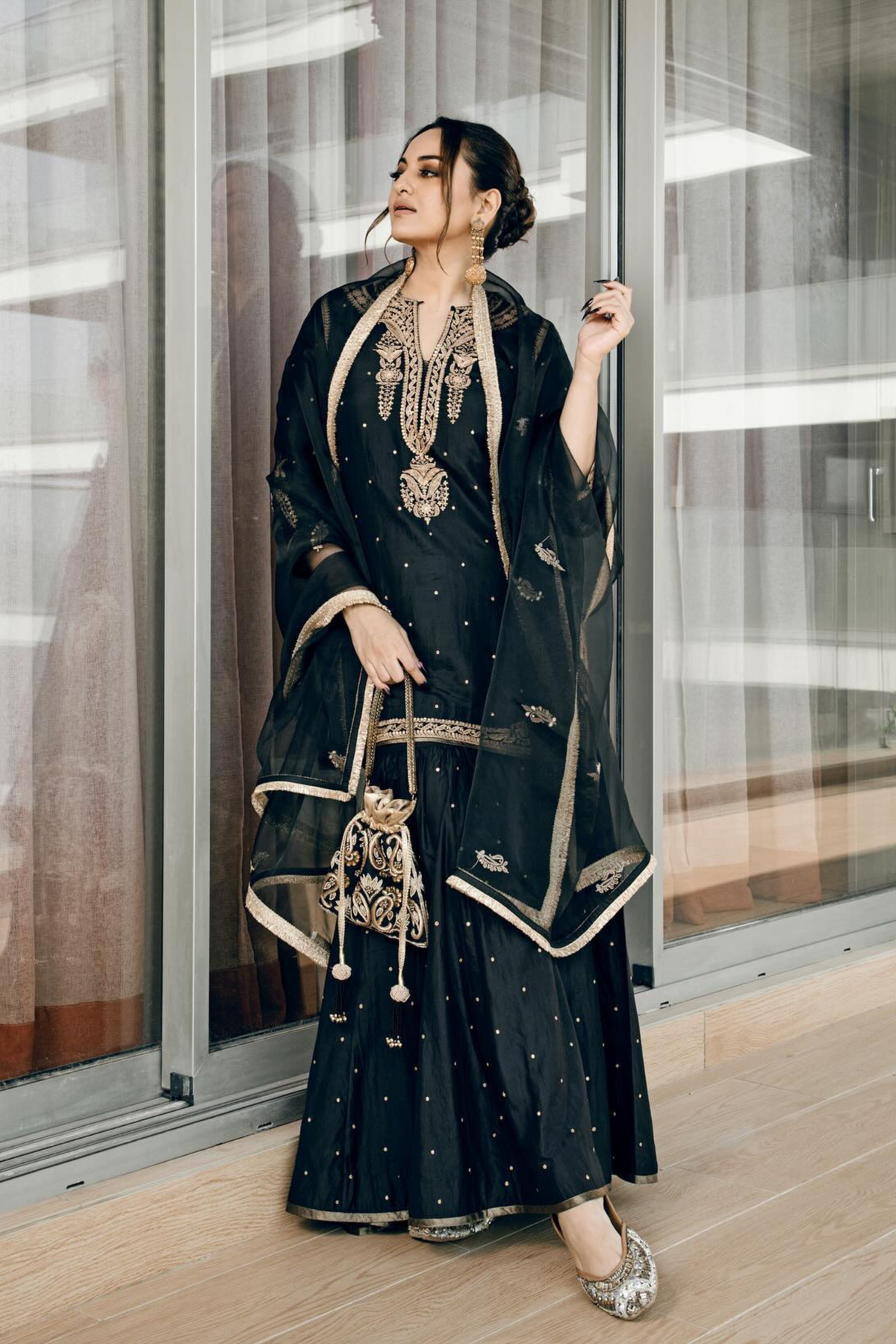 Sonakshi Sinha in Lajjoo C