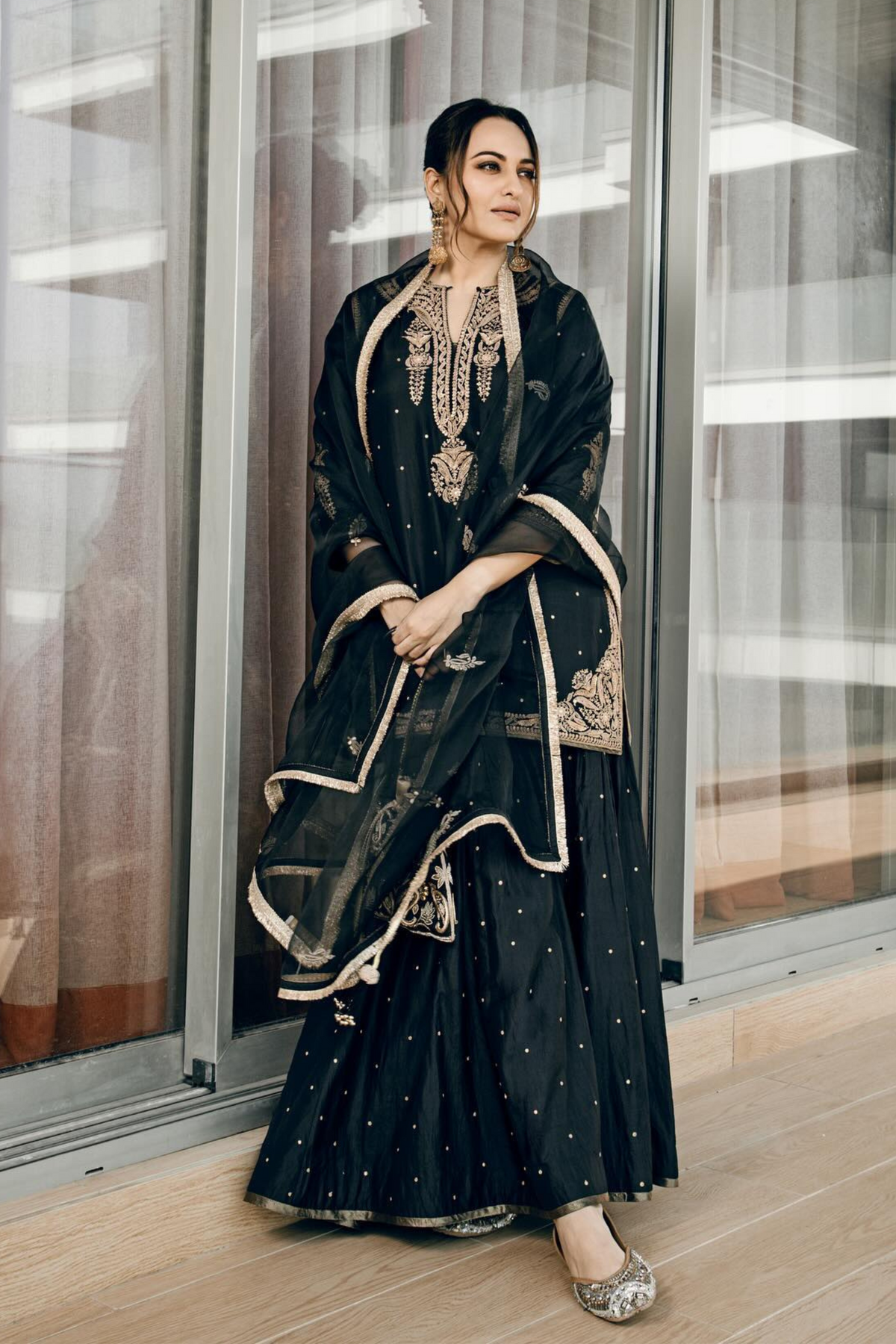 Sonakshi Sinha in Lajjoo C