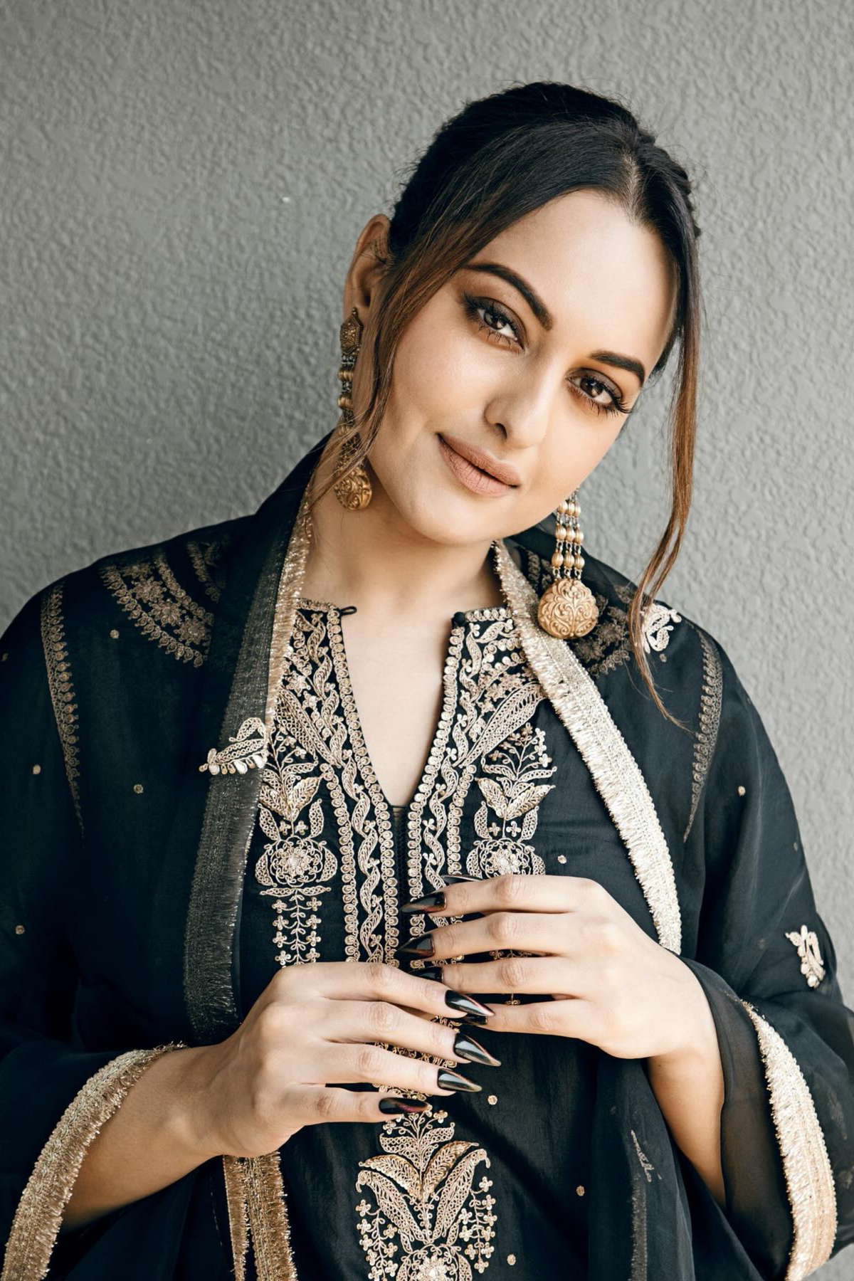 Sonakshi Sinha in Lajjoo C