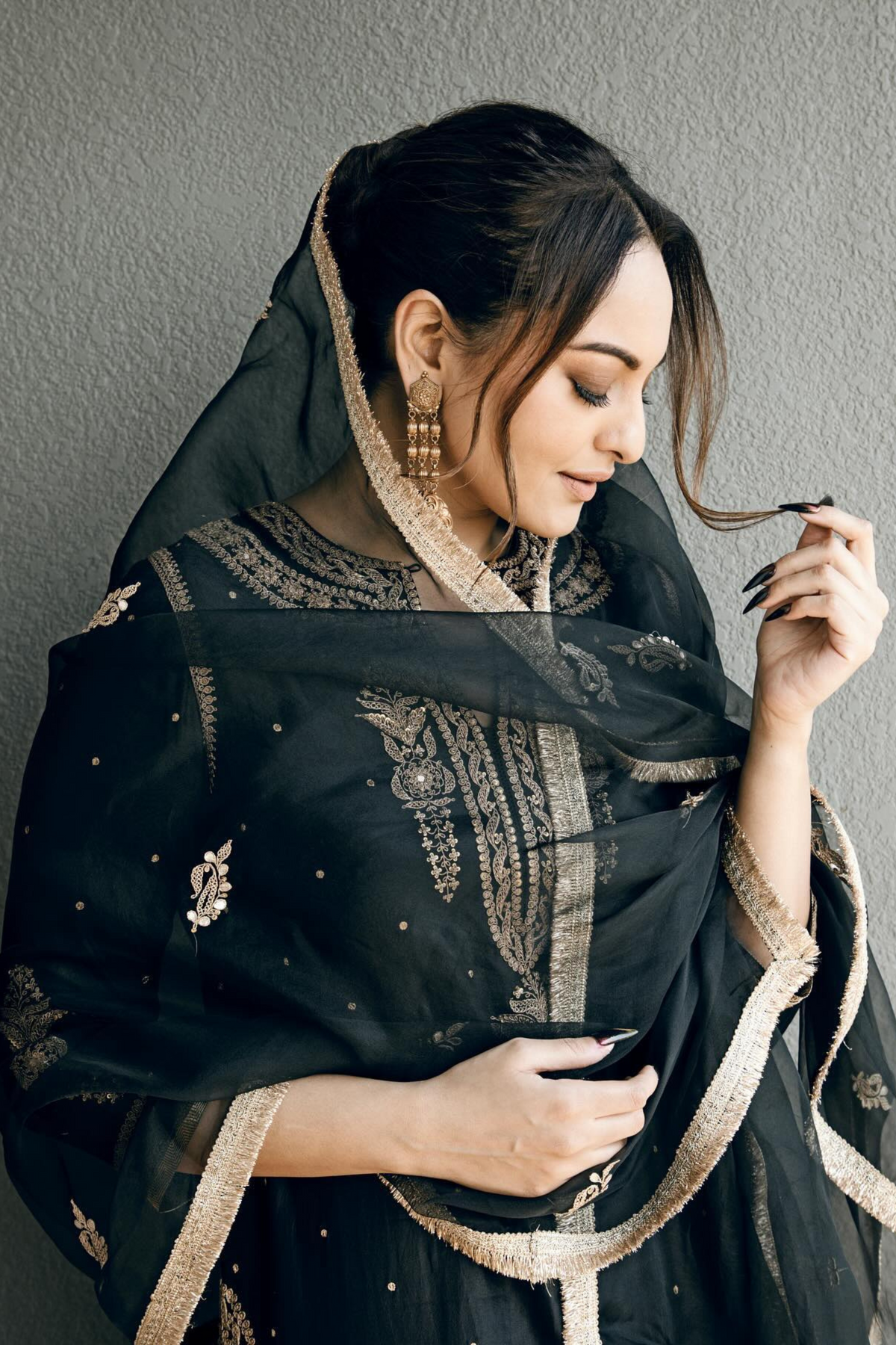 Sonakshi Sinha in Lajjoo C