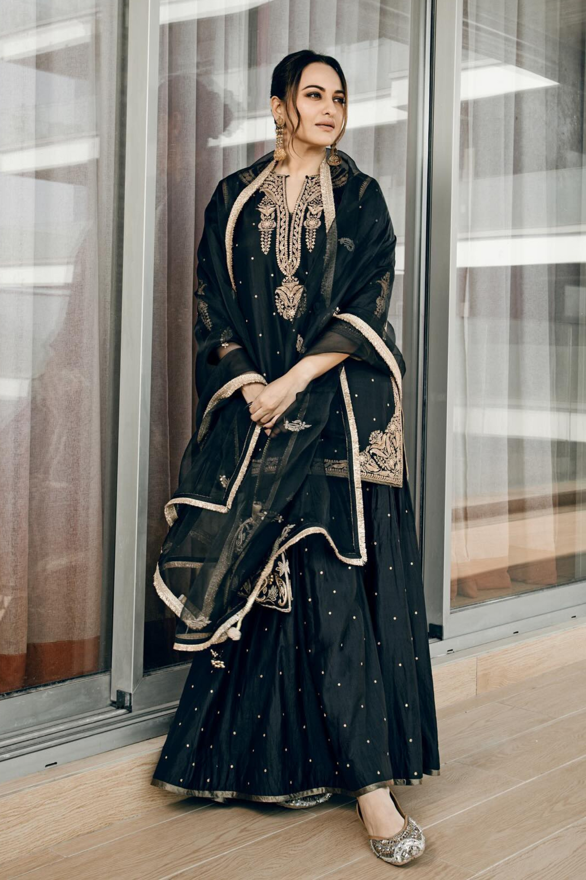 Sonakshi Sinha in Lajjoo C