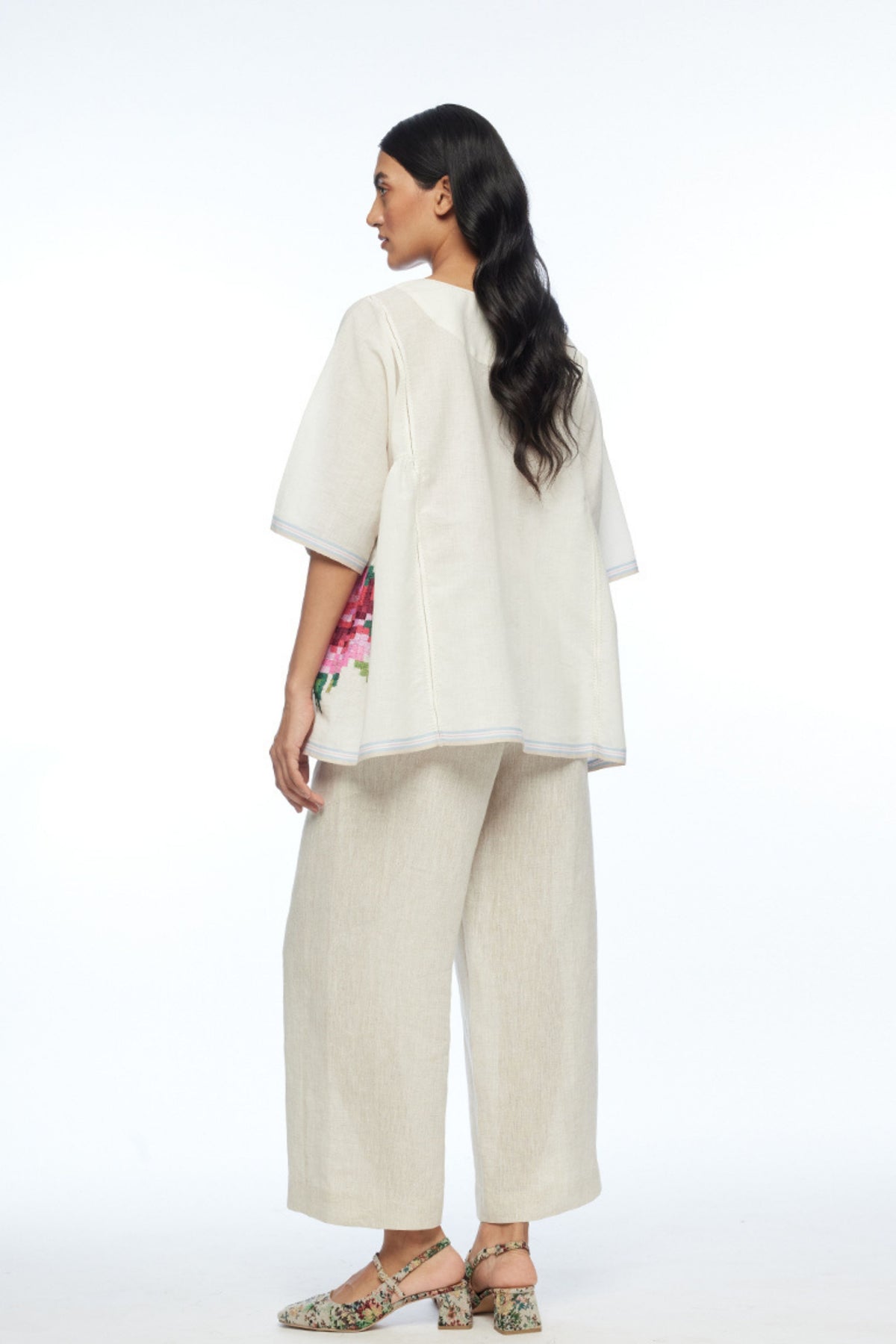 Carolinae Round Neck Top