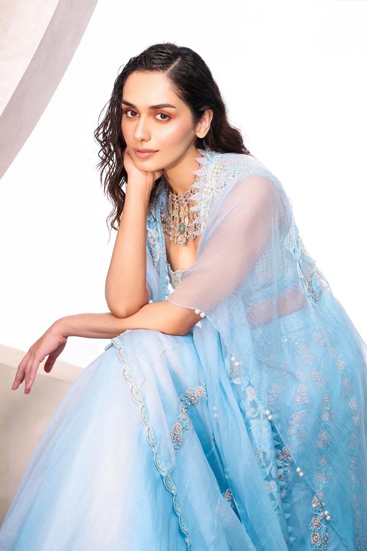 Manushi Chillar in Awigna