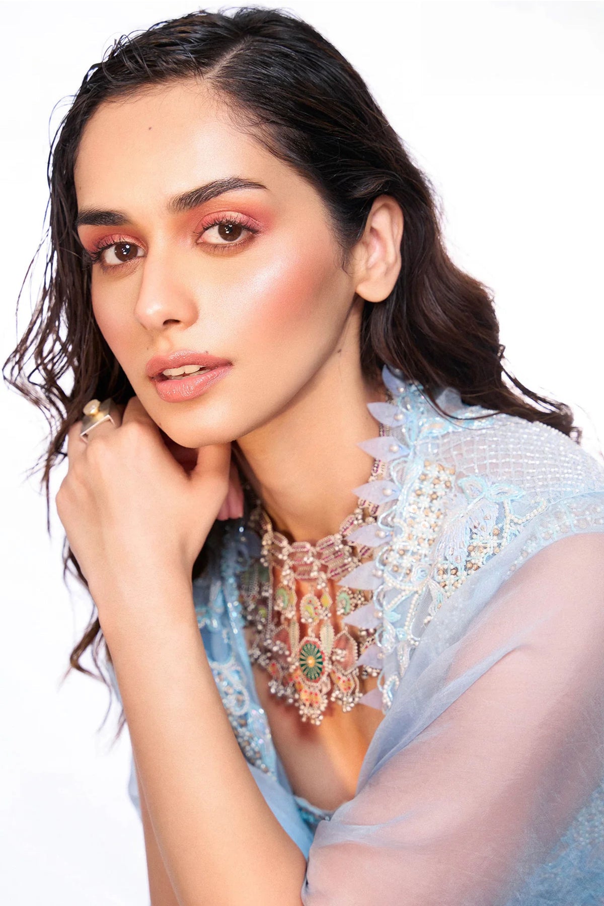 Manushi Chillar in Awigna
