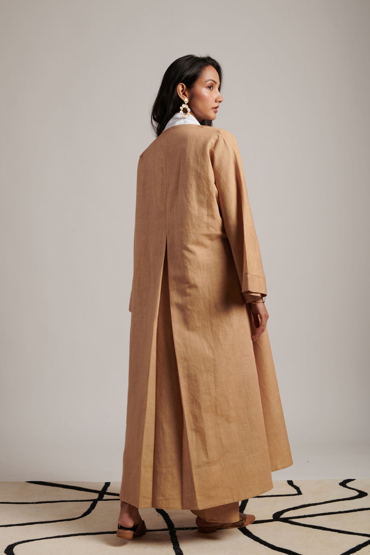 Honey Raisa Sleeved Overlay